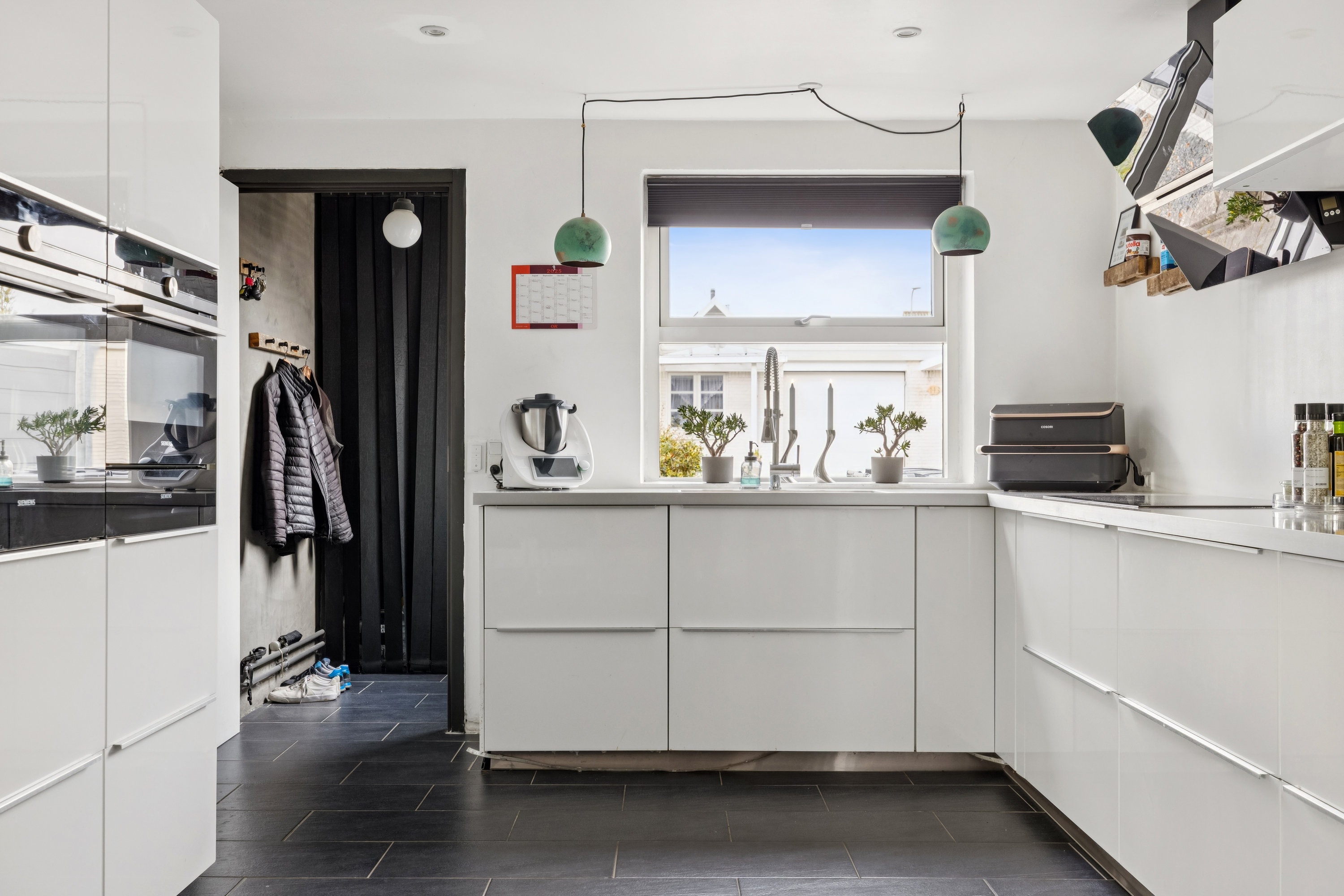 Fremhævet køkken billede i fuldskærmstilstand. Billede af Præstevej 101, Korup, 5210 Odense NV