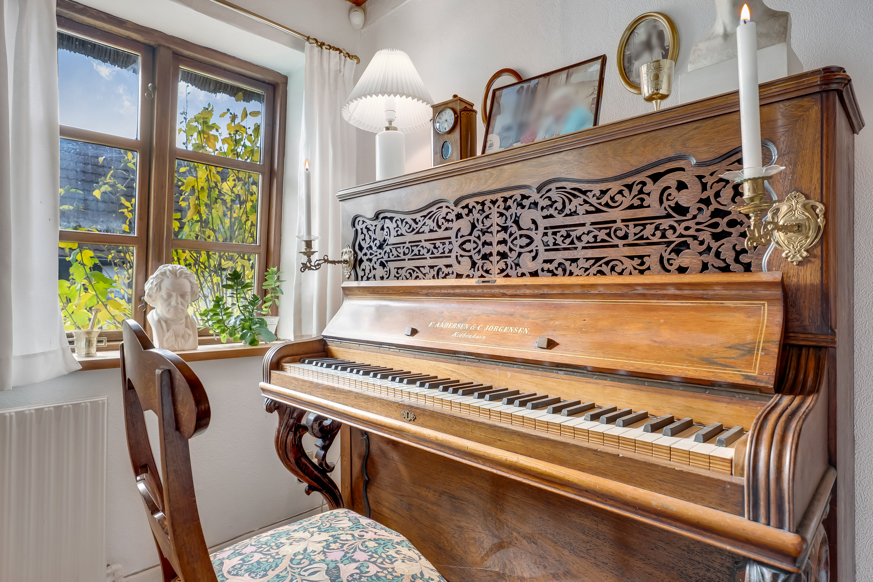 Fremhævet stue billede i fuldskærmstilstand. Billede af Bøgetvej 14, Utterslev, 4913 Horslunde