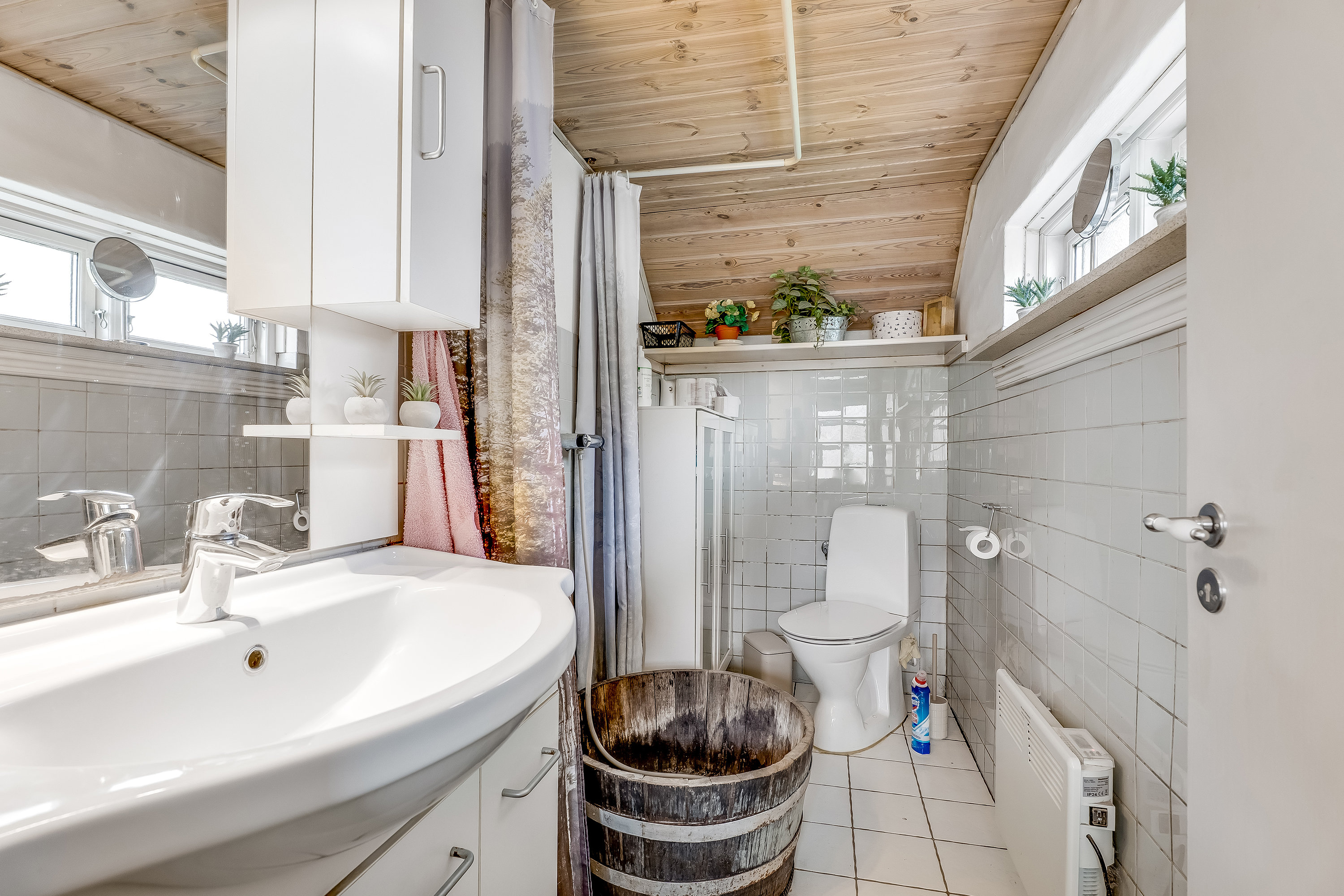 Fremhævet badeværelse billede i fuldskærmstilstand. Billede af Bryggerivej 79, Utterslev, 4913 Horslunde