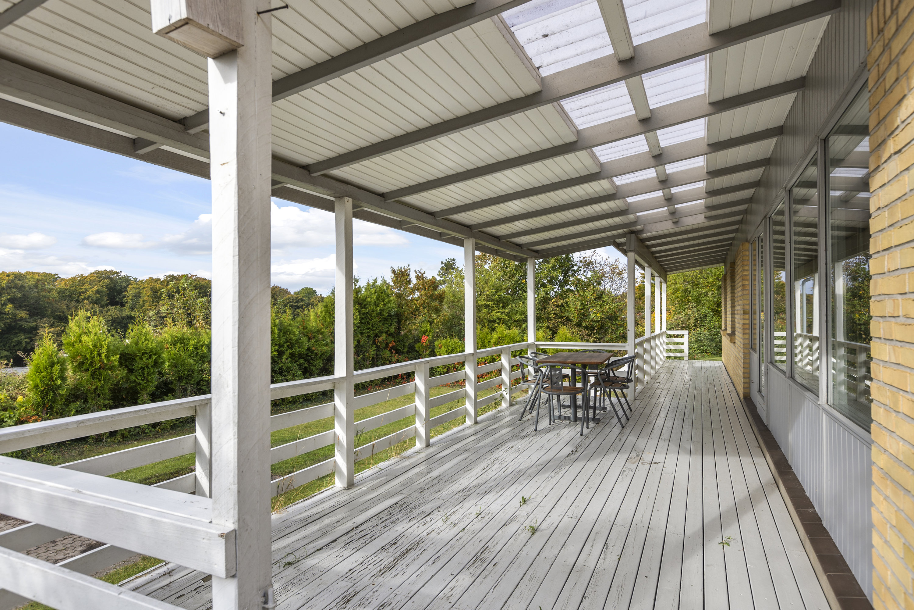 Fremhævet terrasse billede i fuldskærmstilstand. Billede af Røsnæsvej 94A, 4400 Kalundborg