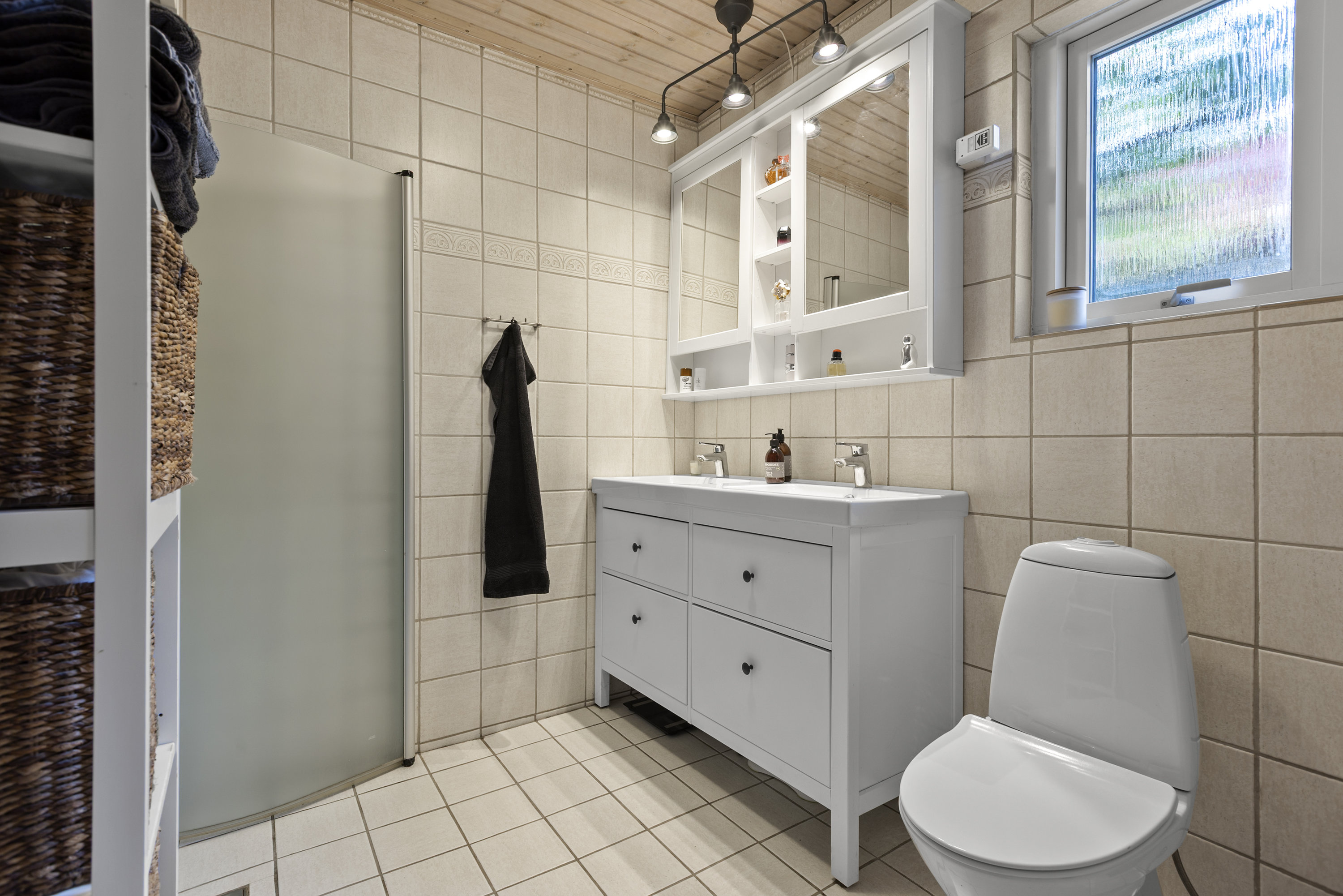 Fremhævet badeværelse billede i fuldskærmstilstand. Billede af Broholmvej 126, 4220 Korsør