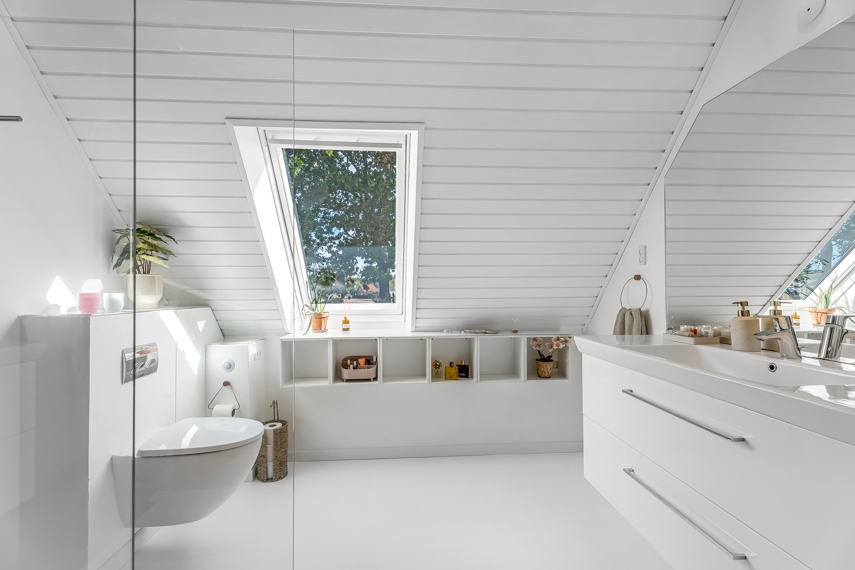 Fremhævet badeværelse billede i fuldskærmstilstand. Billede af Luxemborgvej 8, 4800 Nykøbing F