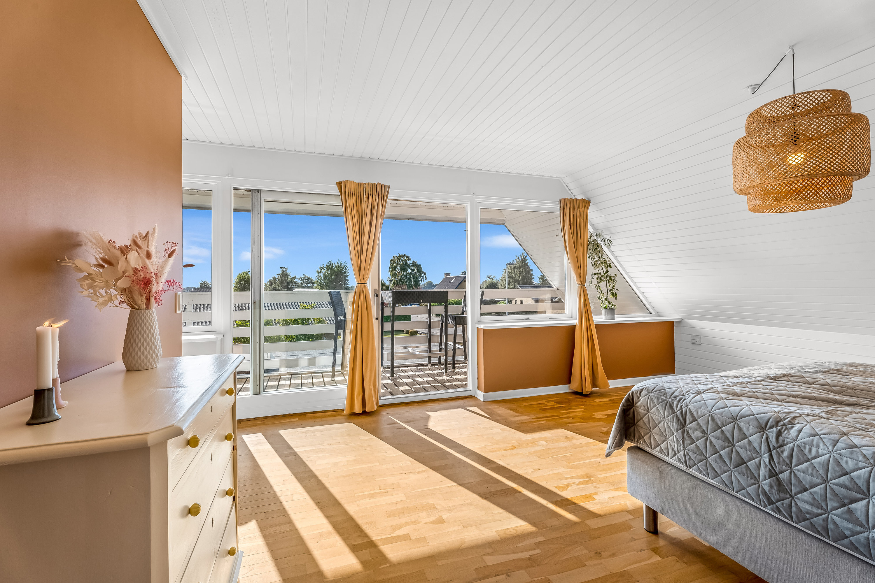 Fremhævet soveværelse billede i fuldskærmstilstand. Billede af Luxemborgvej 8, 4800 Nykøbing F