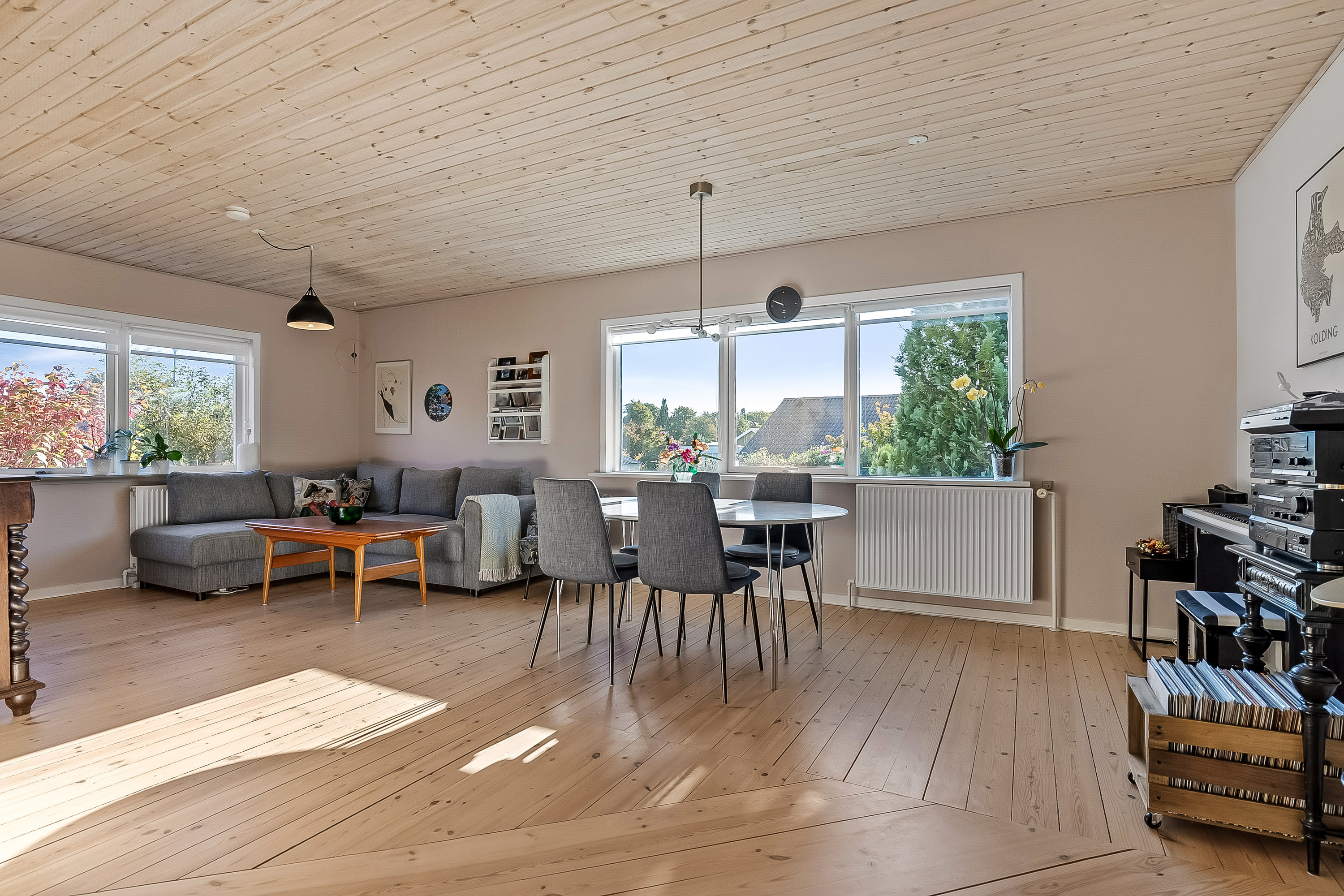 Fremhævet stue billede i fuldskærmstilstand. Billede af Hertug Abels Vej 57, 6000 Kolding