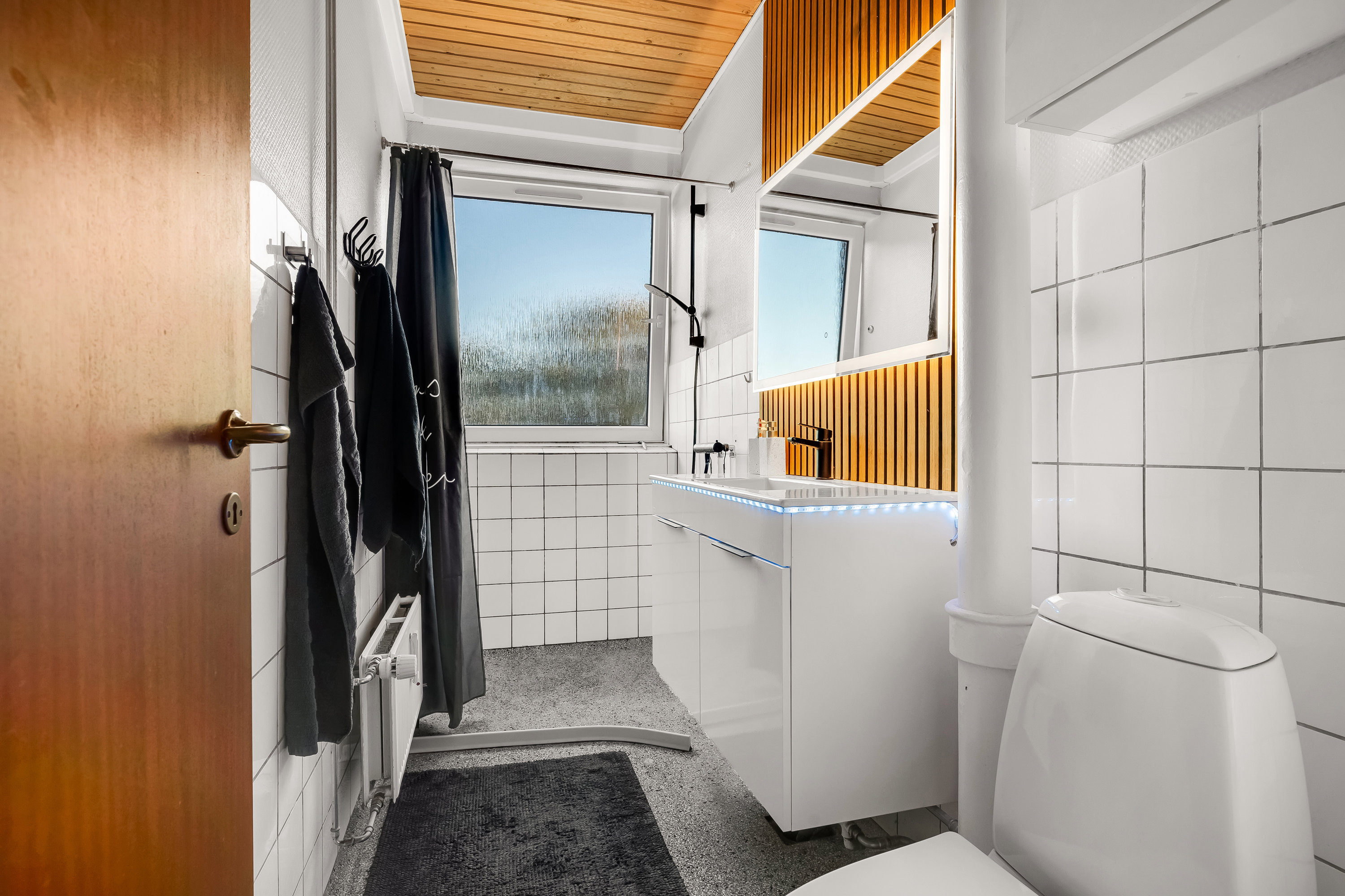 Fremhævet badeværelse billede i fuldskærmstilstand. Billede af Doktorvænget 13, 2. th., 7500 Holstebro