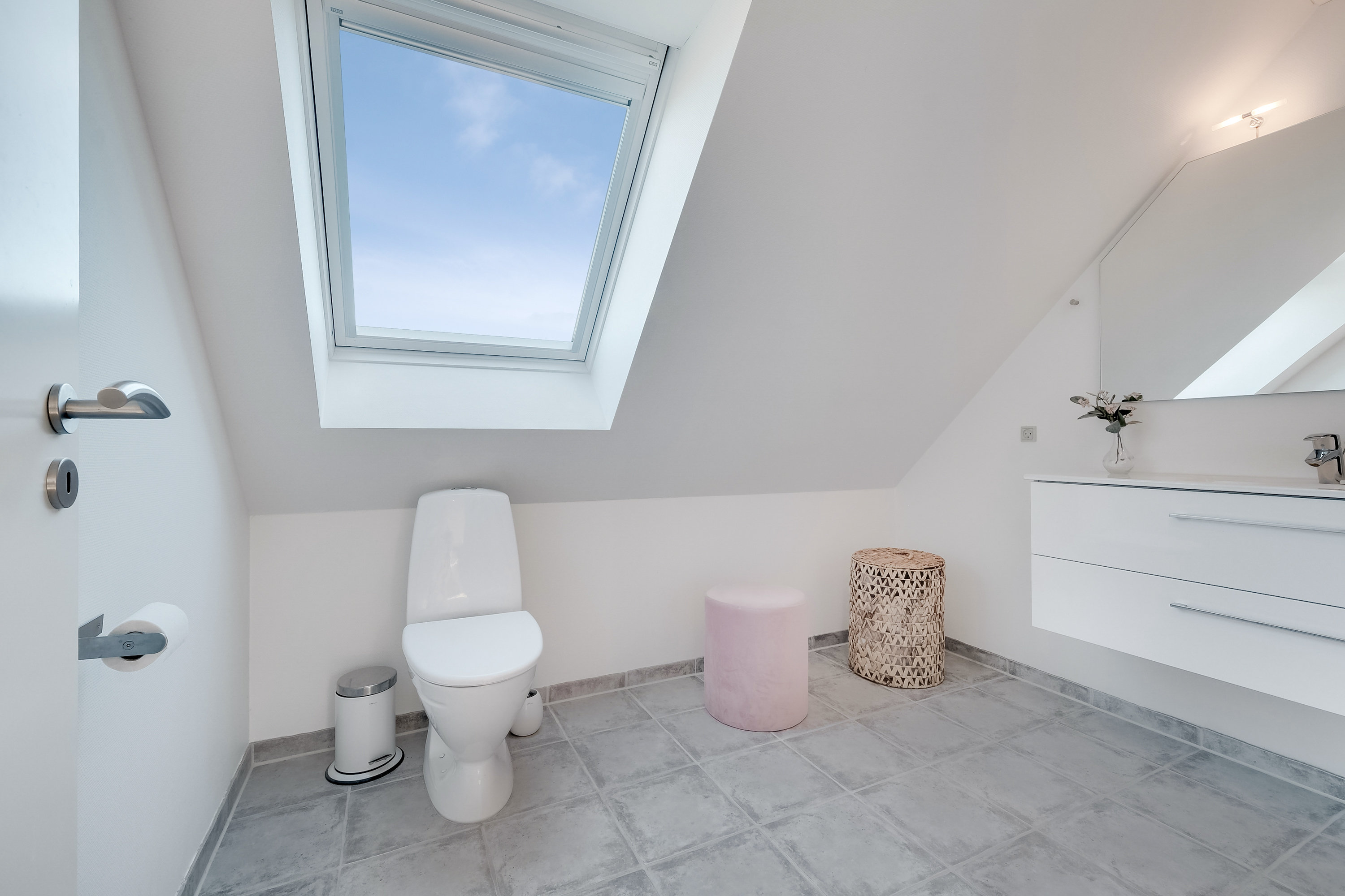 Fremhævet badeværelse billede i fuldskærmstilstand. Billede af Kirsebærhaven 53, 5540 Ullerslev