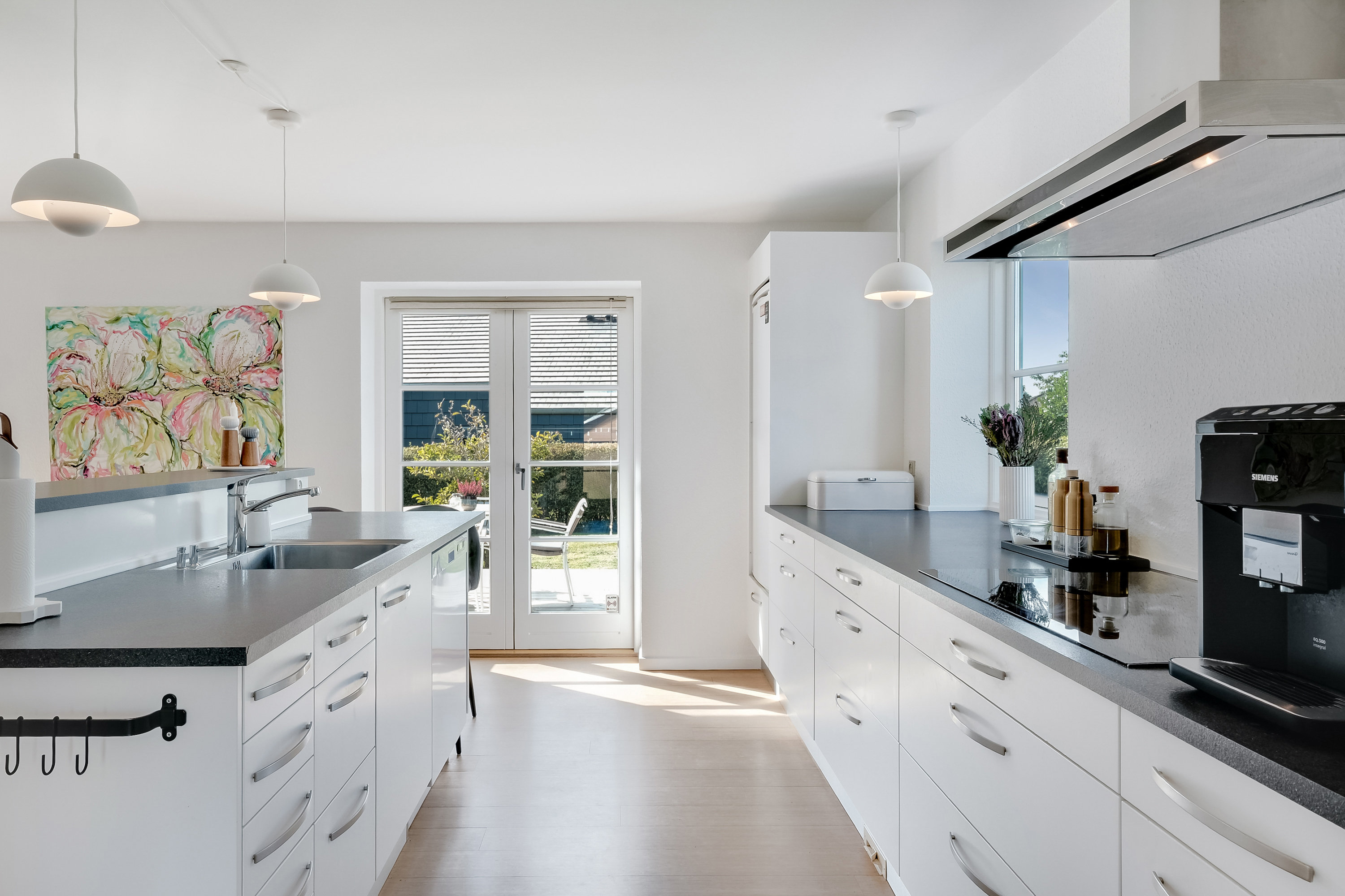 Fremhævet køkken billede i fuldskærmstilstand. Billede af Kirsebærhaven 53, 5540 Ullerslev