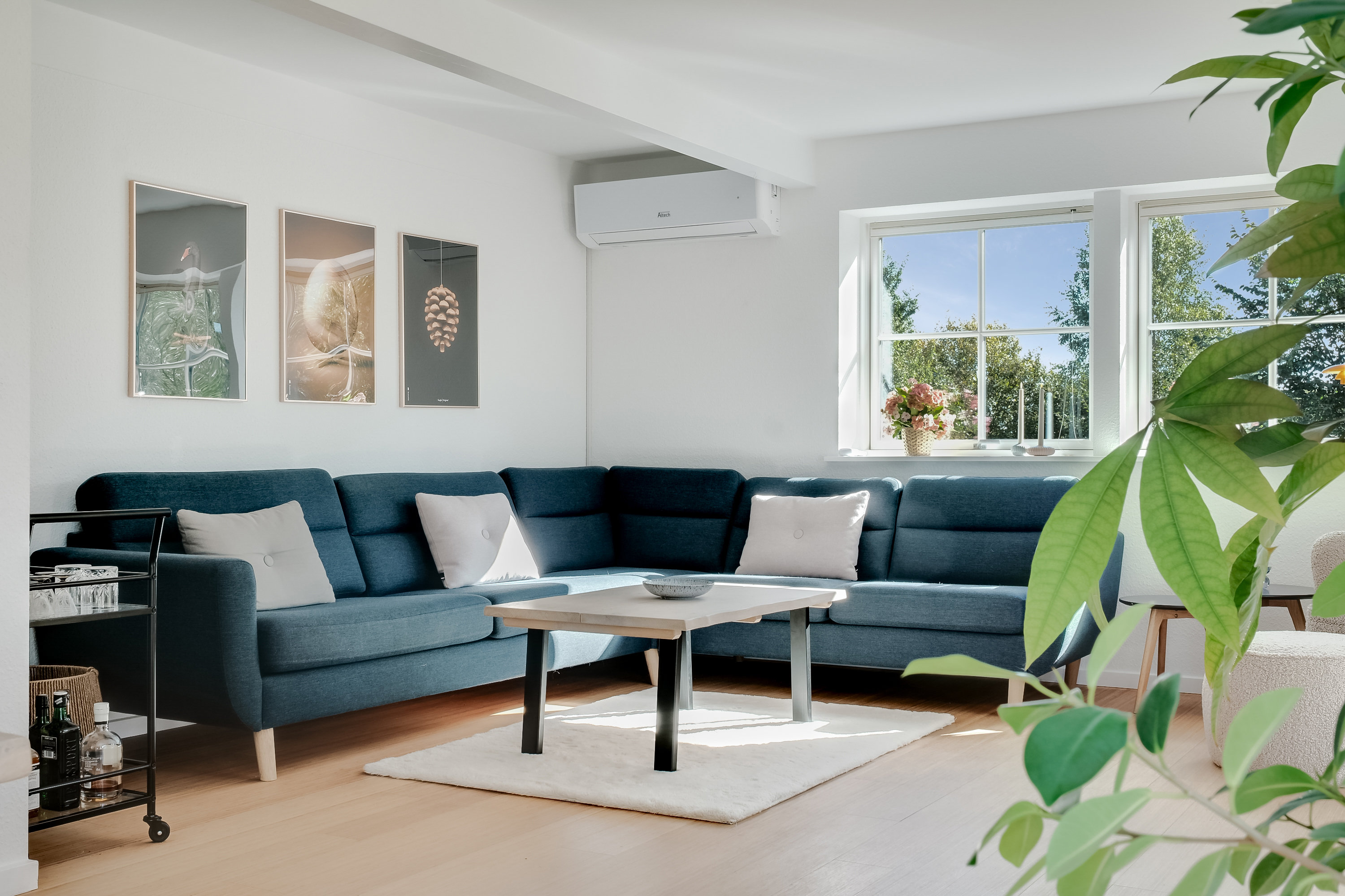 Fremhævet stue billede i fuldskærmstilstand. Billede af Kirsebærhaven 53, 5540 Ullerslev