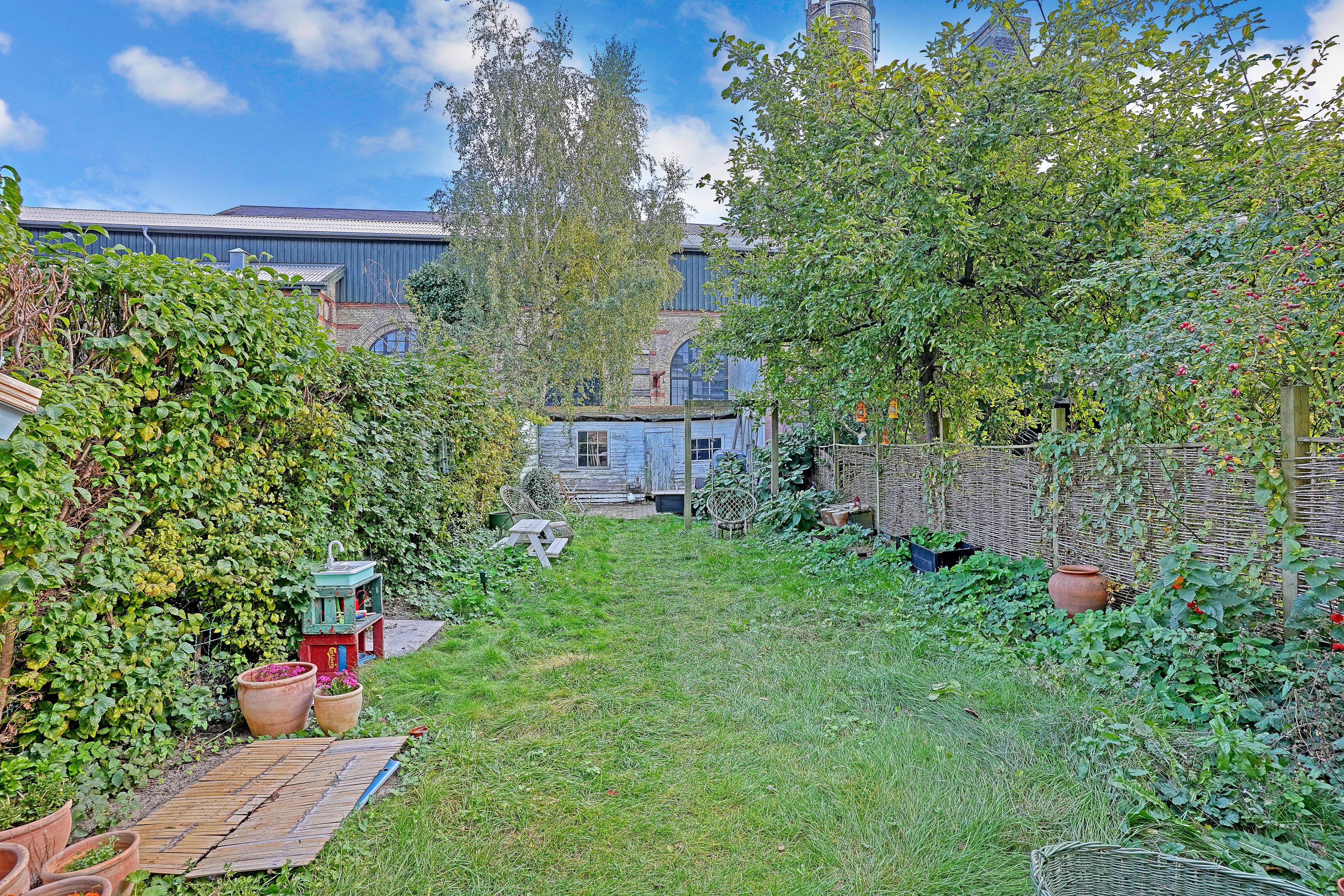 Fremhævet have billede i fuldskærmstilstand. Billede af Olufsvej 33, 2100 København Ø