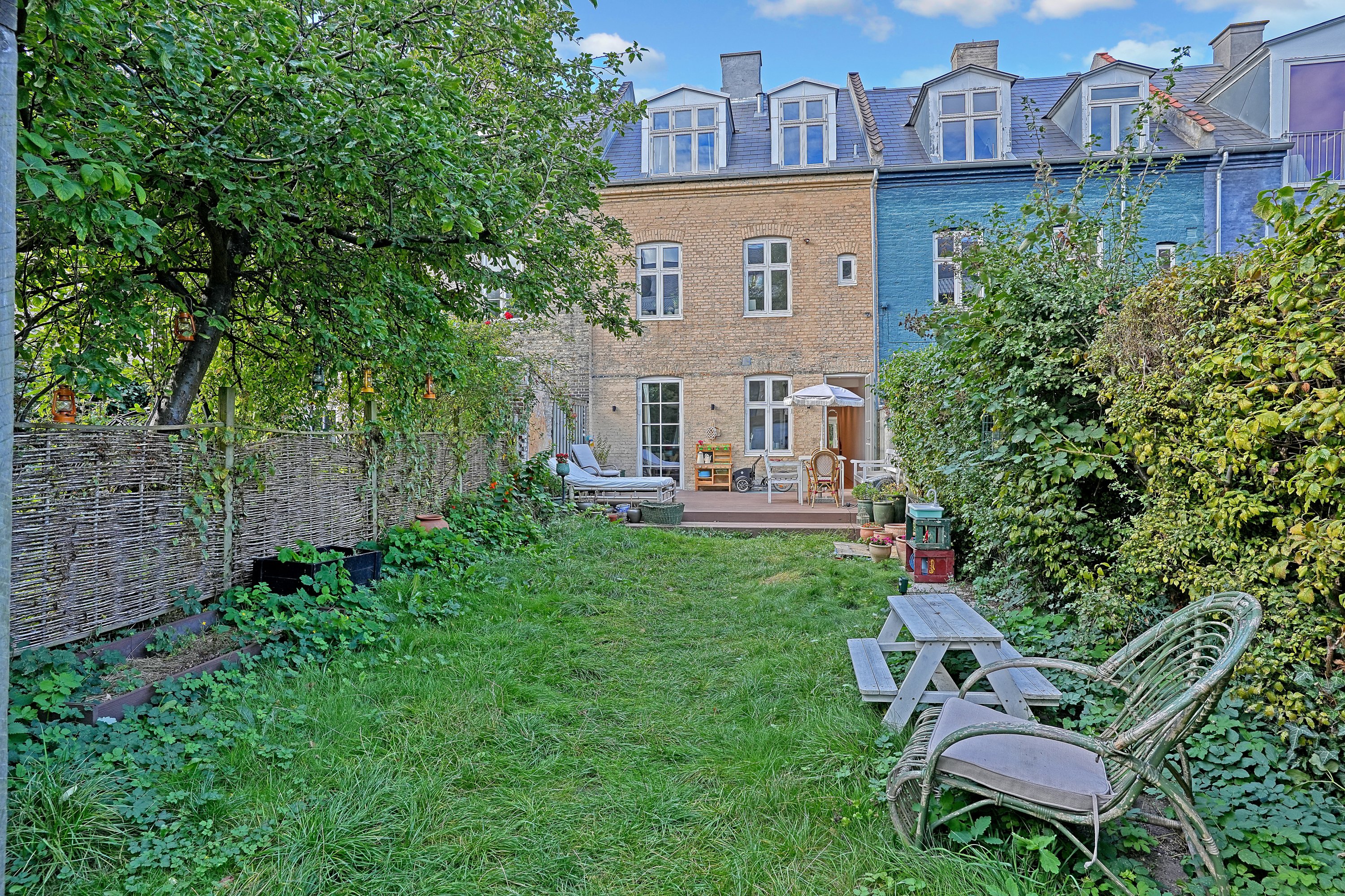 Fremhævet have billede i fuldskærmstilstand. Billede af Olufsvej 33, 2100 København Ø