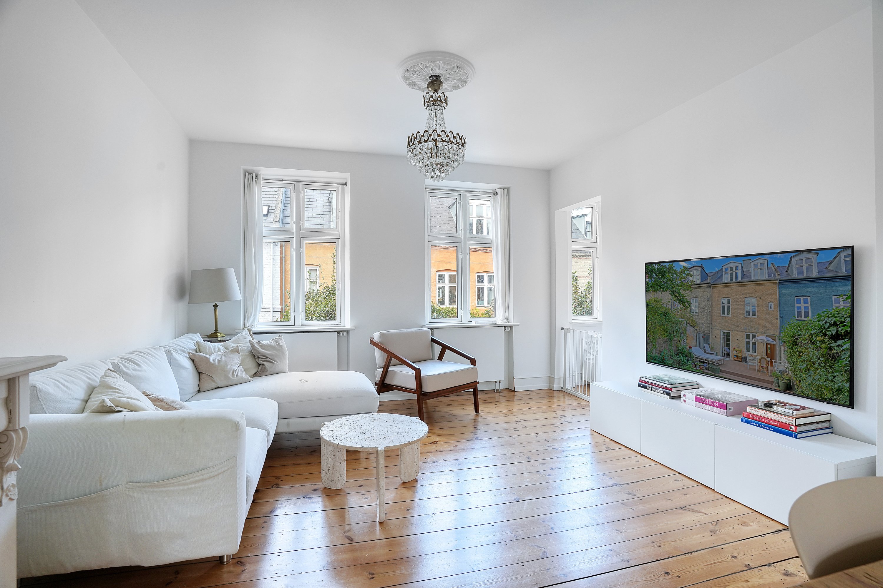 Fremhævet stue billede i fuldskærmstilstand. Billede af Olufsvej 33, 2100 København Ø