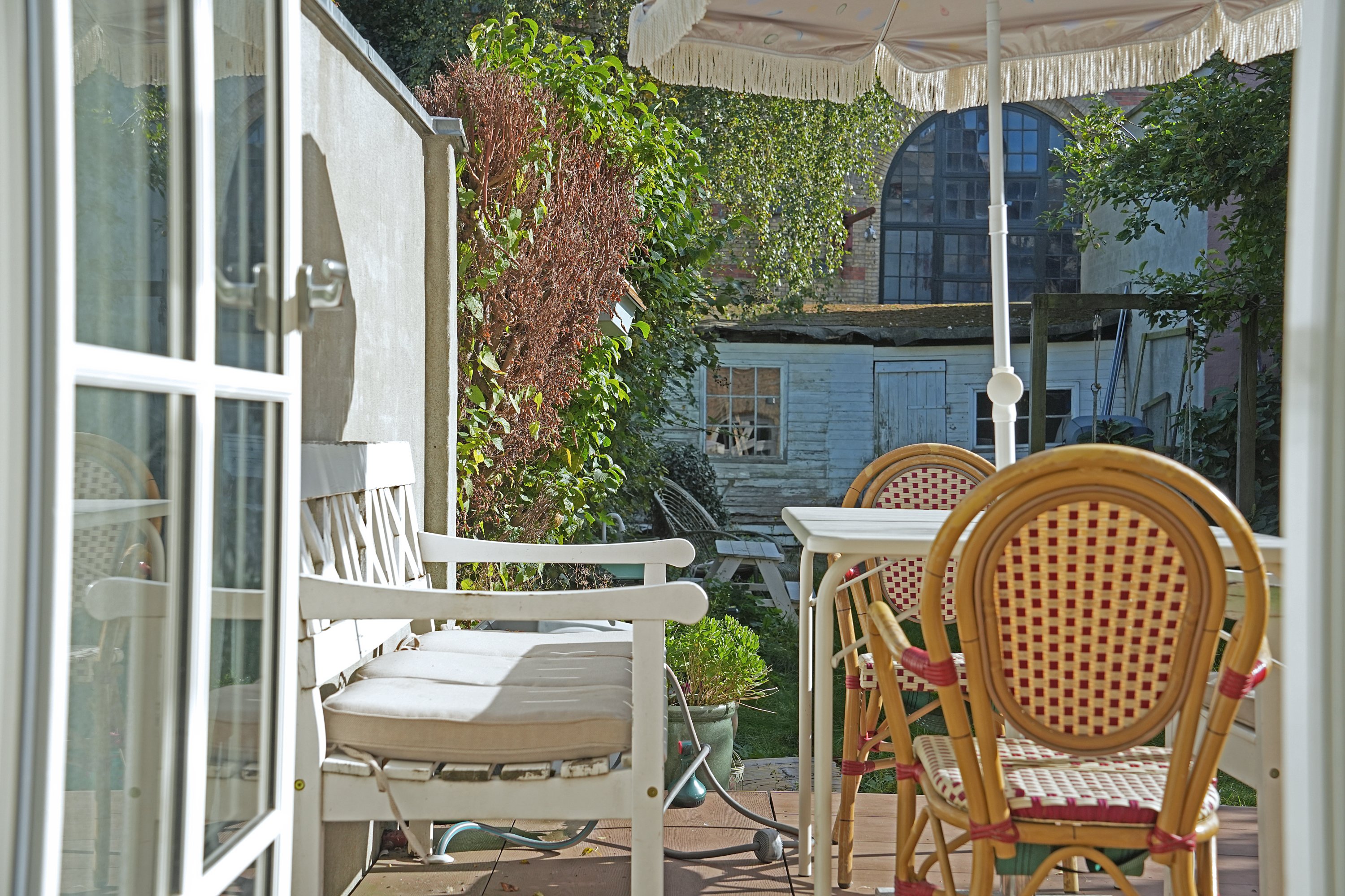 Fremhævet terrasse billede i fuldskærmstilstand. Billede af Olufsvej 33, 2100 København Ø