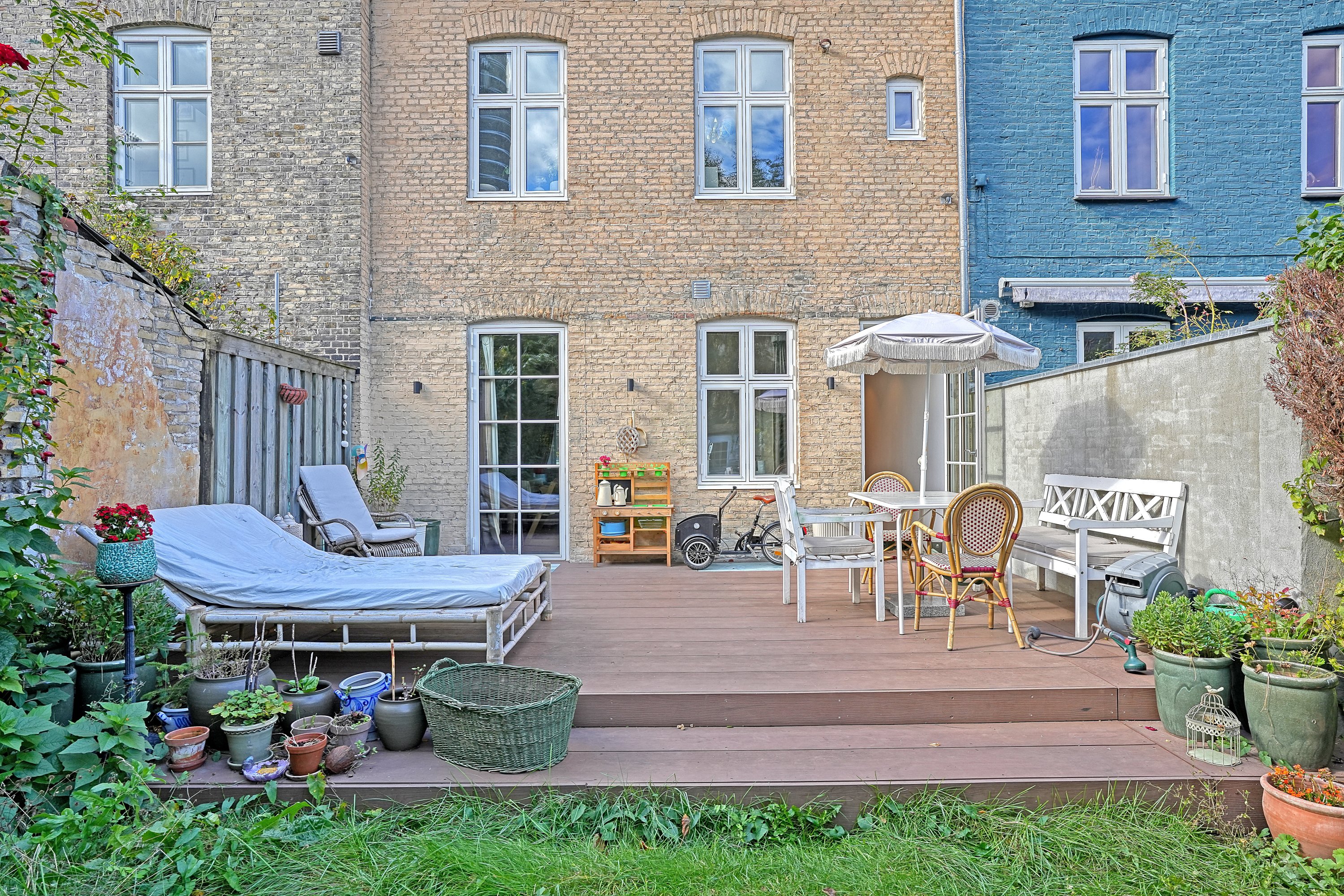 Fremhævet terrasse billede i fuldskærmstilstand. Billede af Olufsvej 33, 2100 København Ø