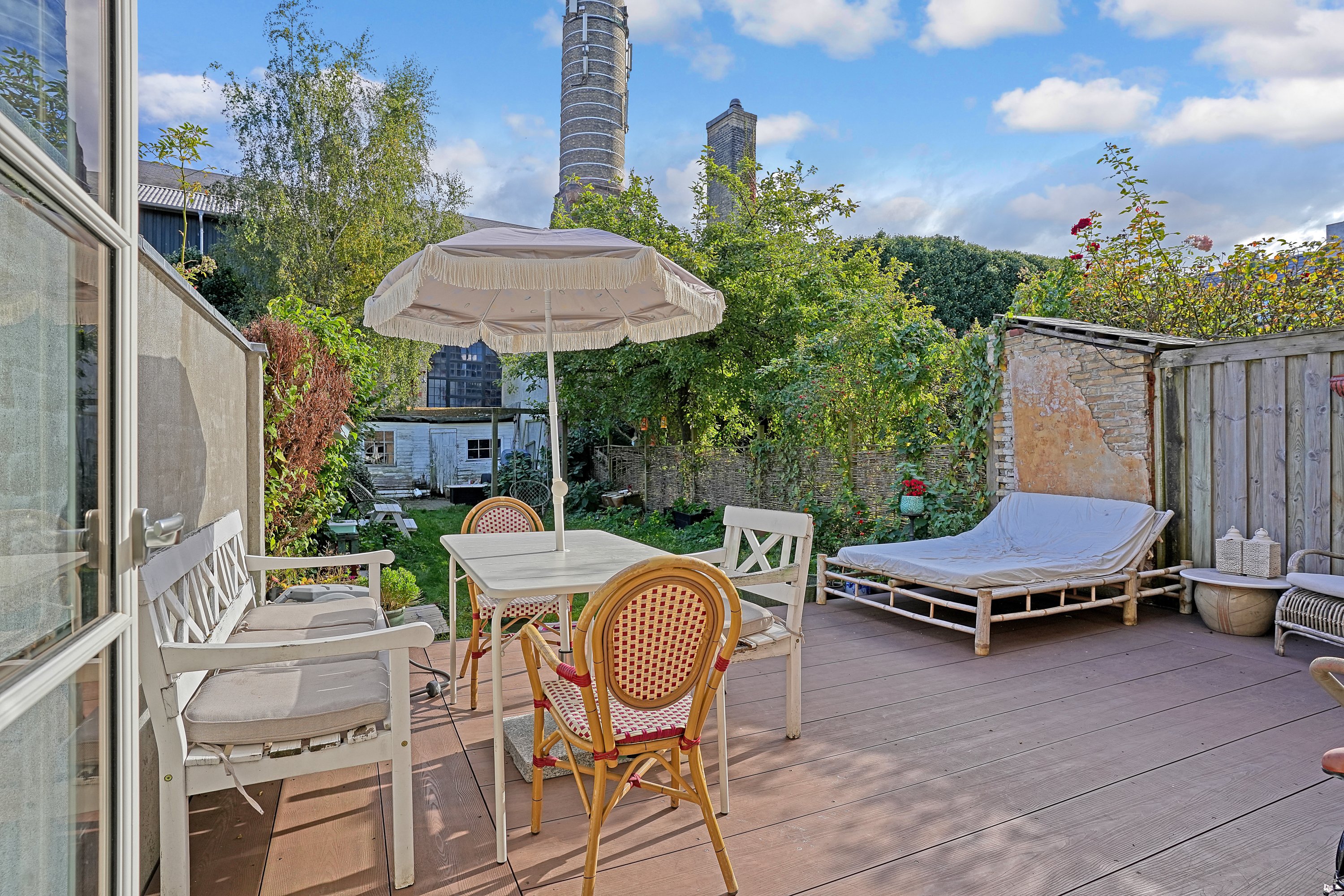 Fremhævet terrasse billede i fuldskærmstilstand. Billede af Olufsvej 33, 2100 København Ø