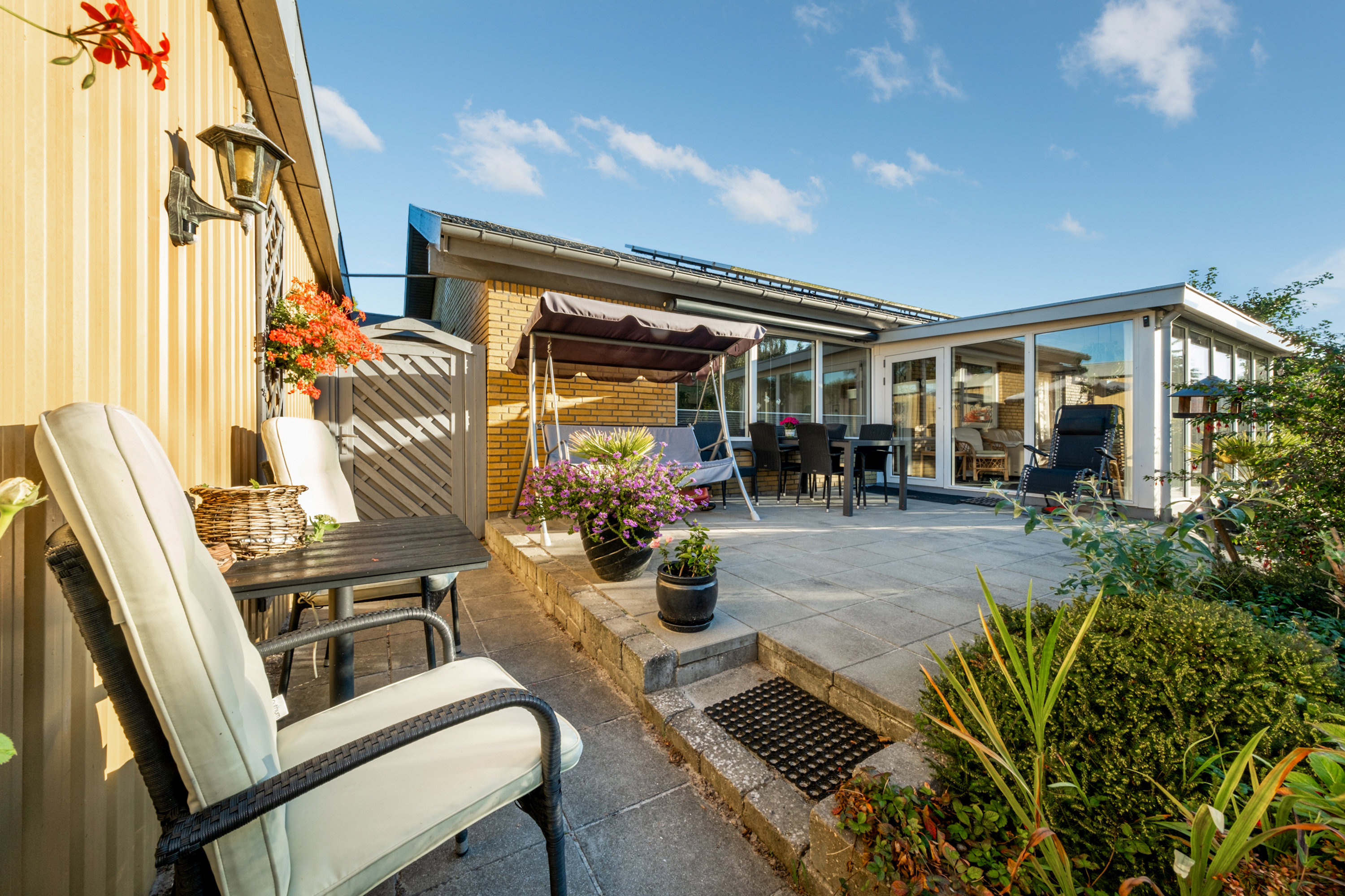 Fremhævet terrasse billede i fuldskærmstilstand. Billede af Bøgevej 78, 5683 Haarby