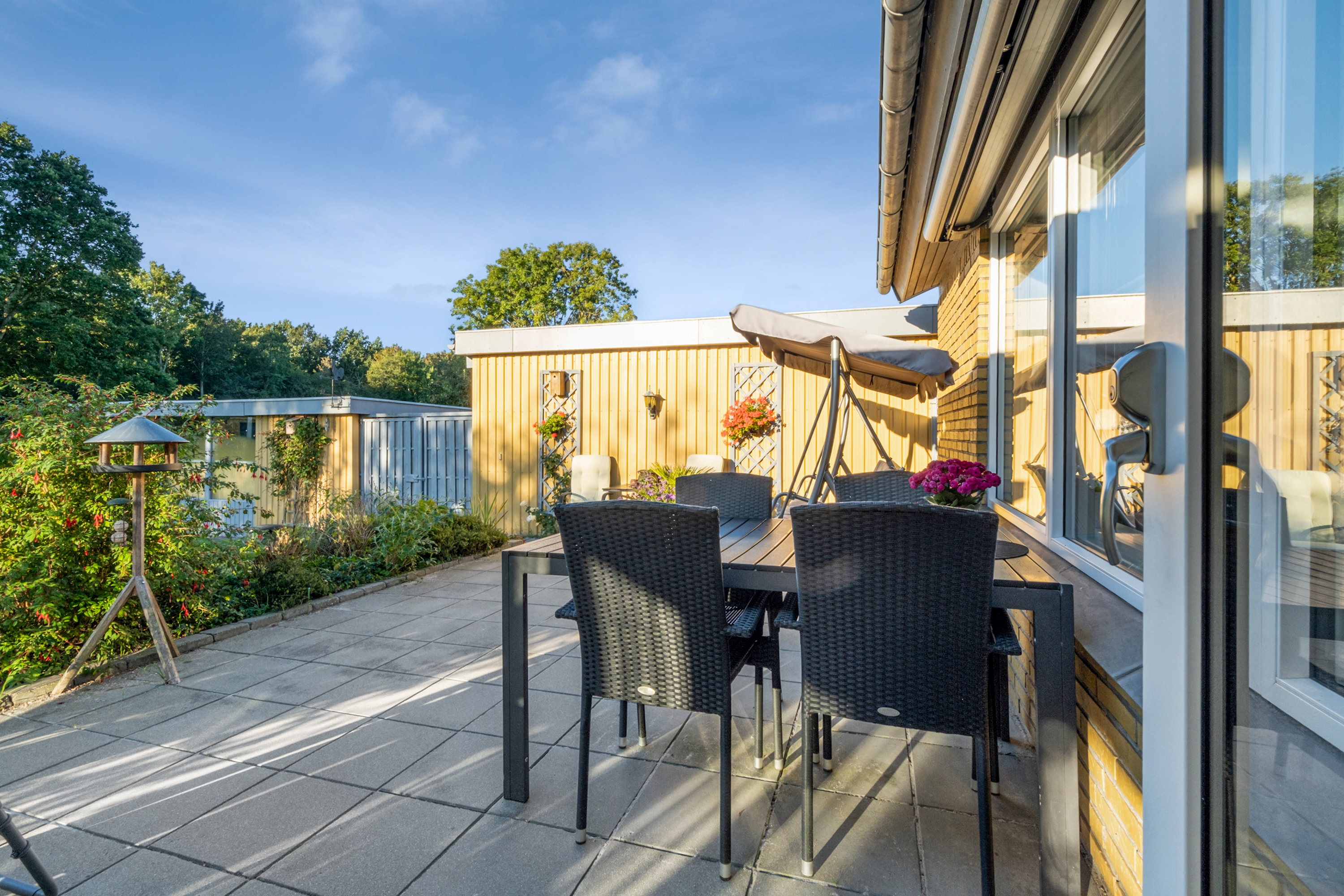 Fremhævet terrasse billede i fuldskærmstilstand. Billede af Bøgevej 78, 5683 Haarby