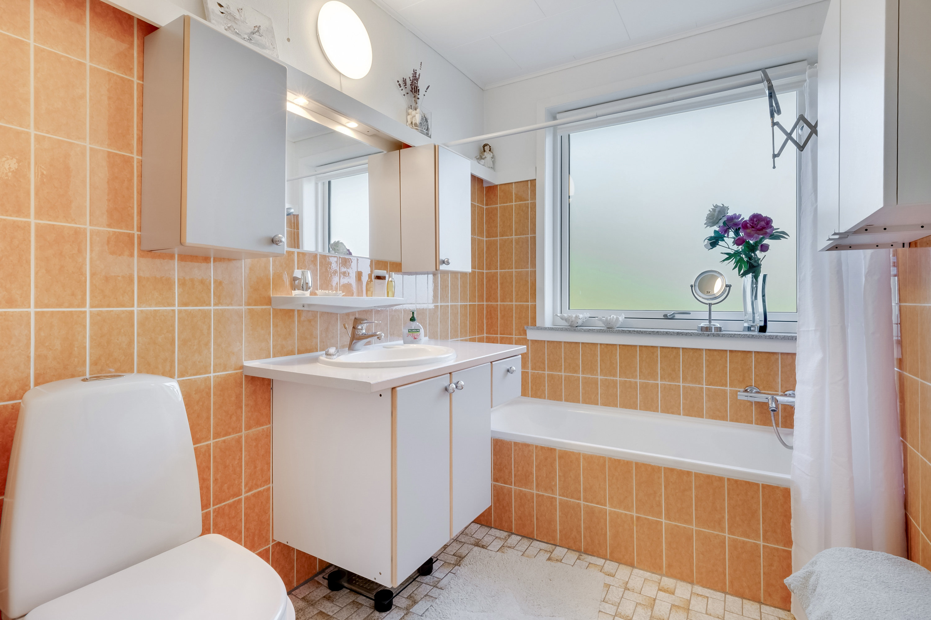 Fremhævet badeværelse billede i fuldskærmstilstand. Billede af Bøgevej 78, 5683 Haarby