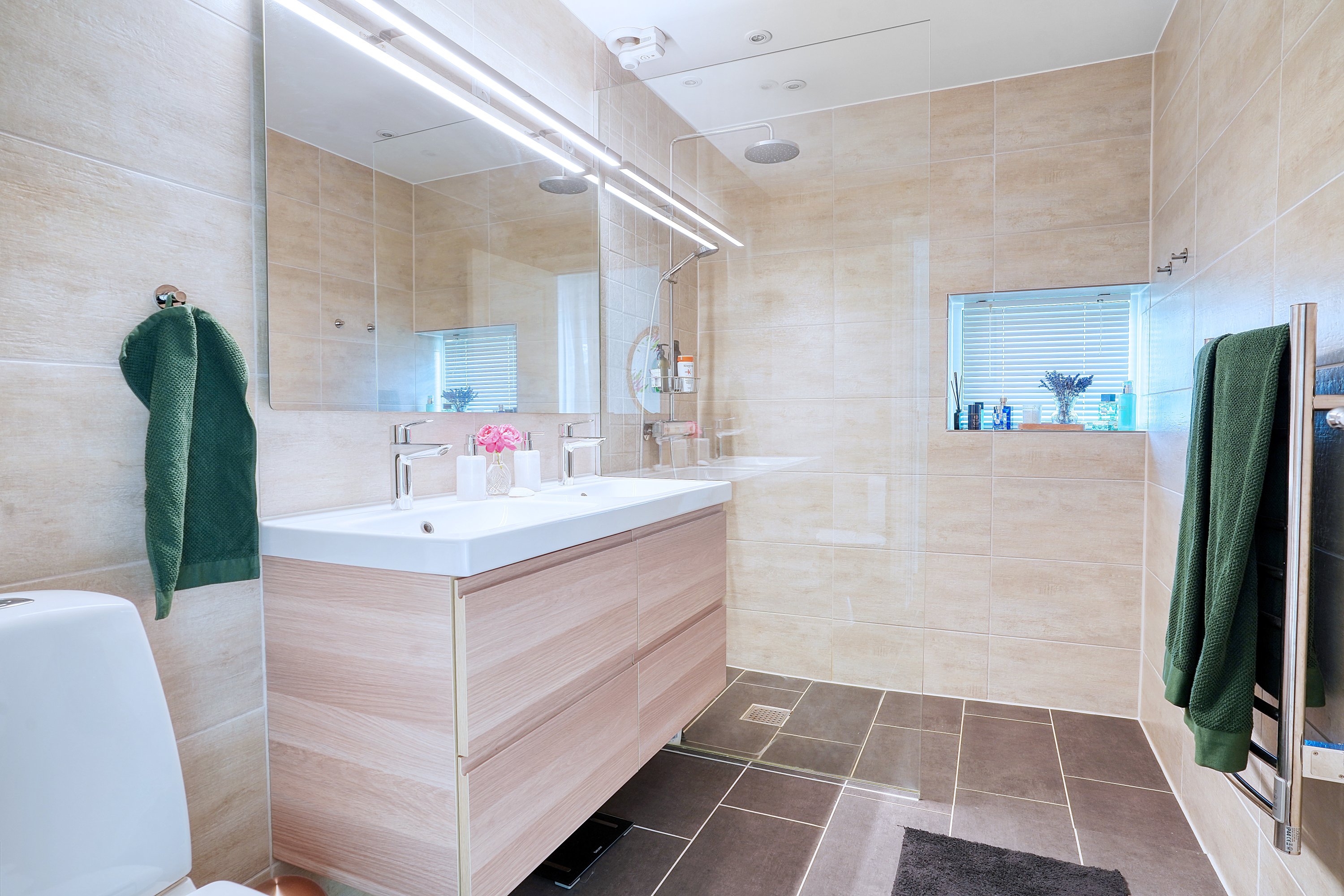 Fremhævet badeværelse billede i fuldskærmstilstand. Billede af Strandvejen 81H, 3300 Frederiksværk