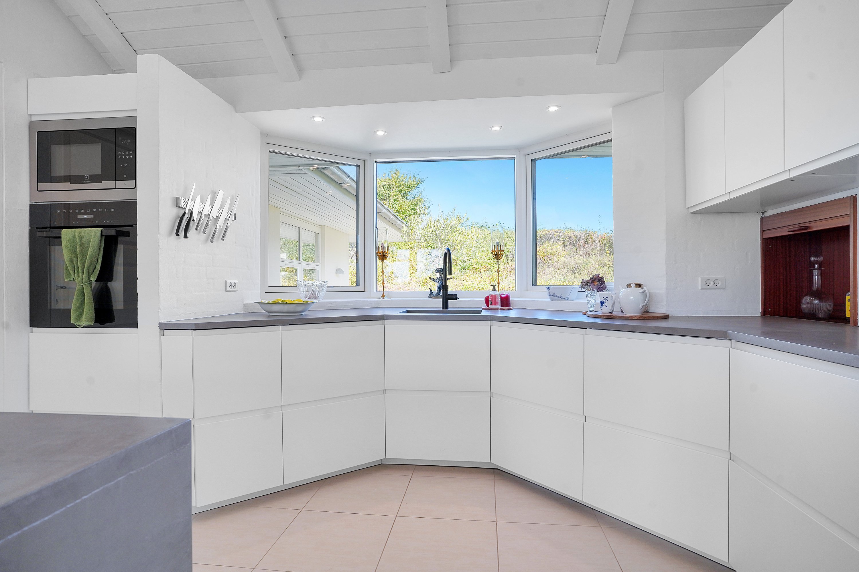 Fremhævet køkken billede i fuldskærmstilstand. Billede af Strandvejen 81H, 3300 Frederiksværk