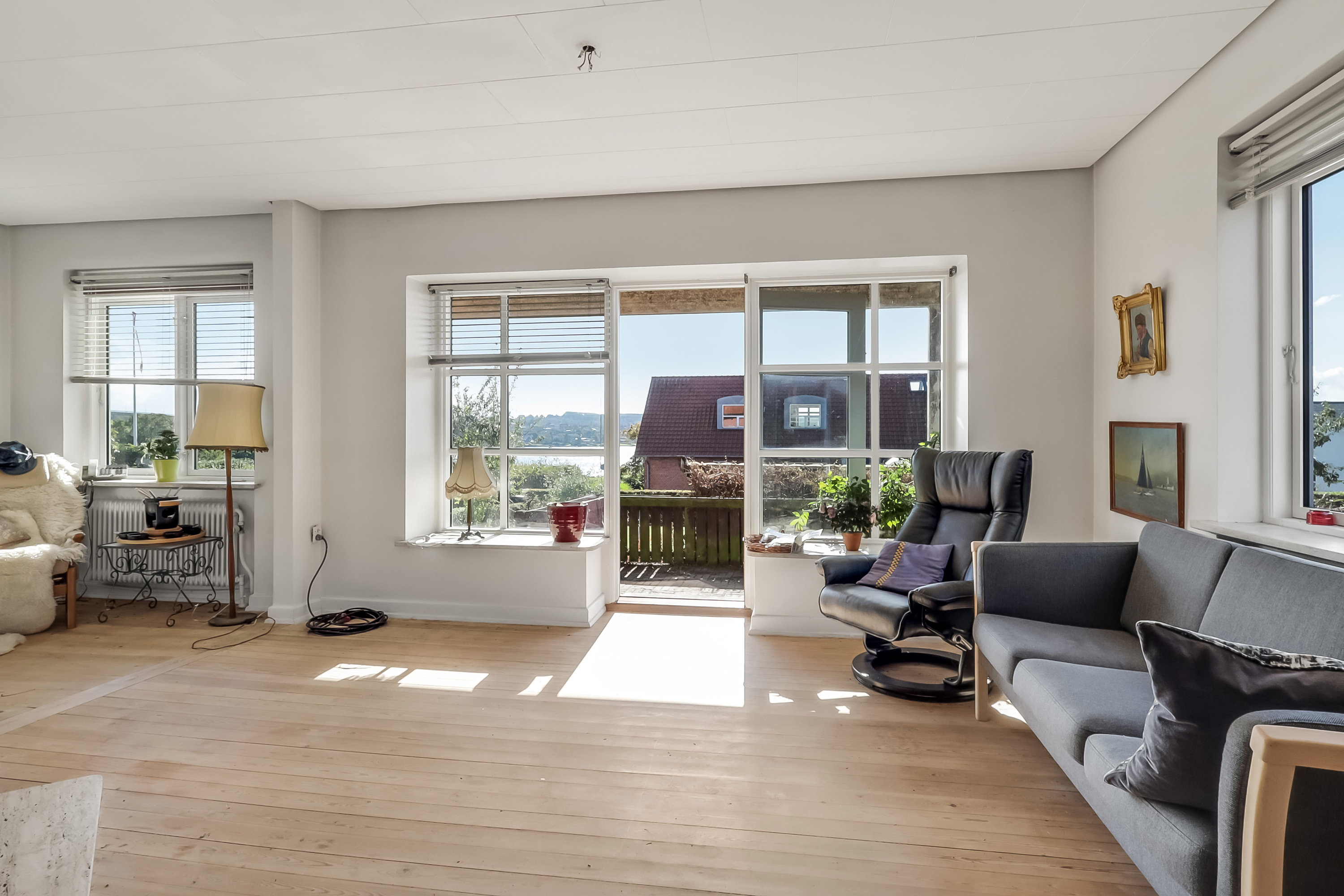 Fremhævet stue billede i fuldskærmstilstand. Billede af Marstrandsvej 2, 5700 Svendborg