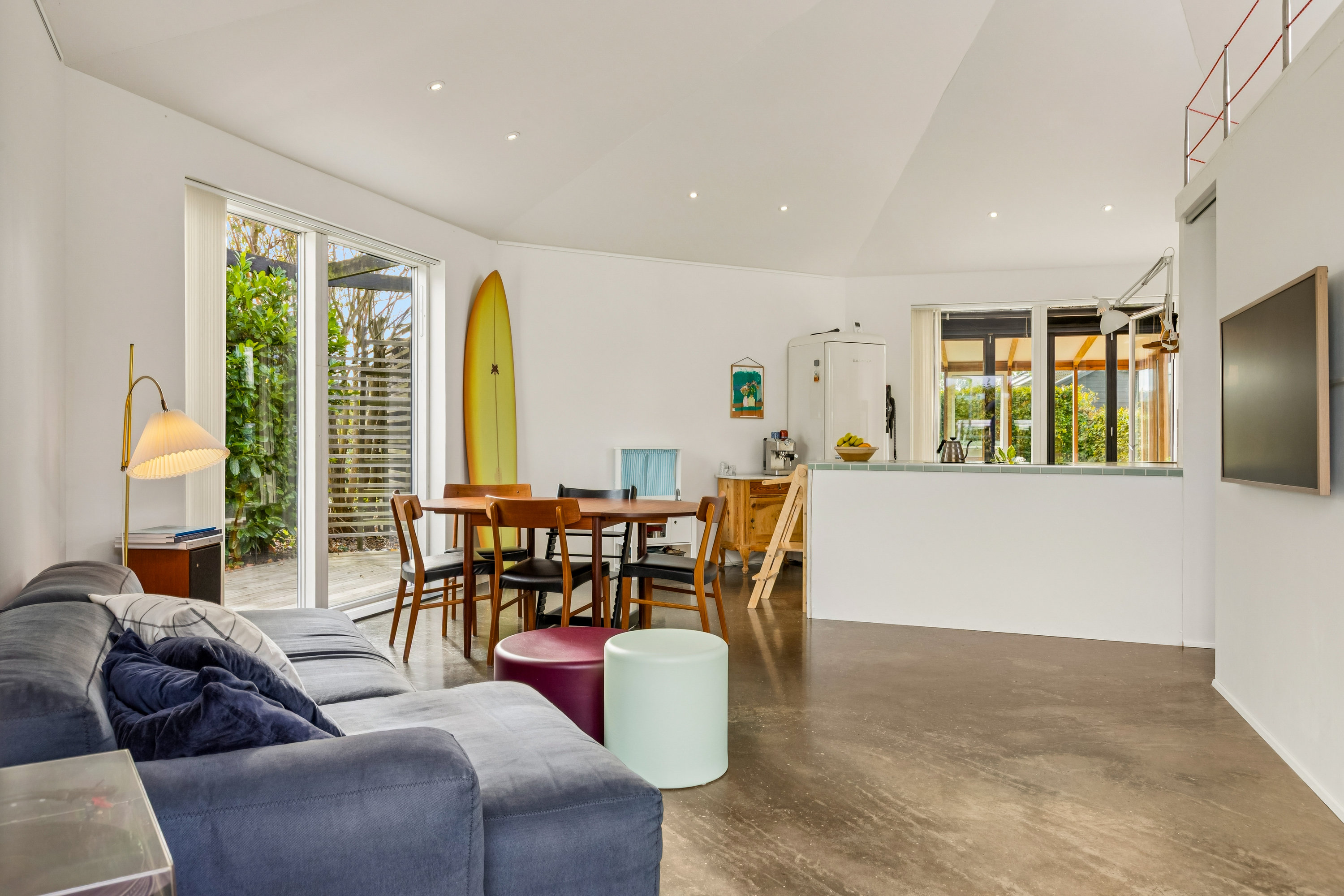 Fremhævet stue billede i fuldskærmstilstand. Billede af Hf. Bachersminde 22, 2791 Dragør