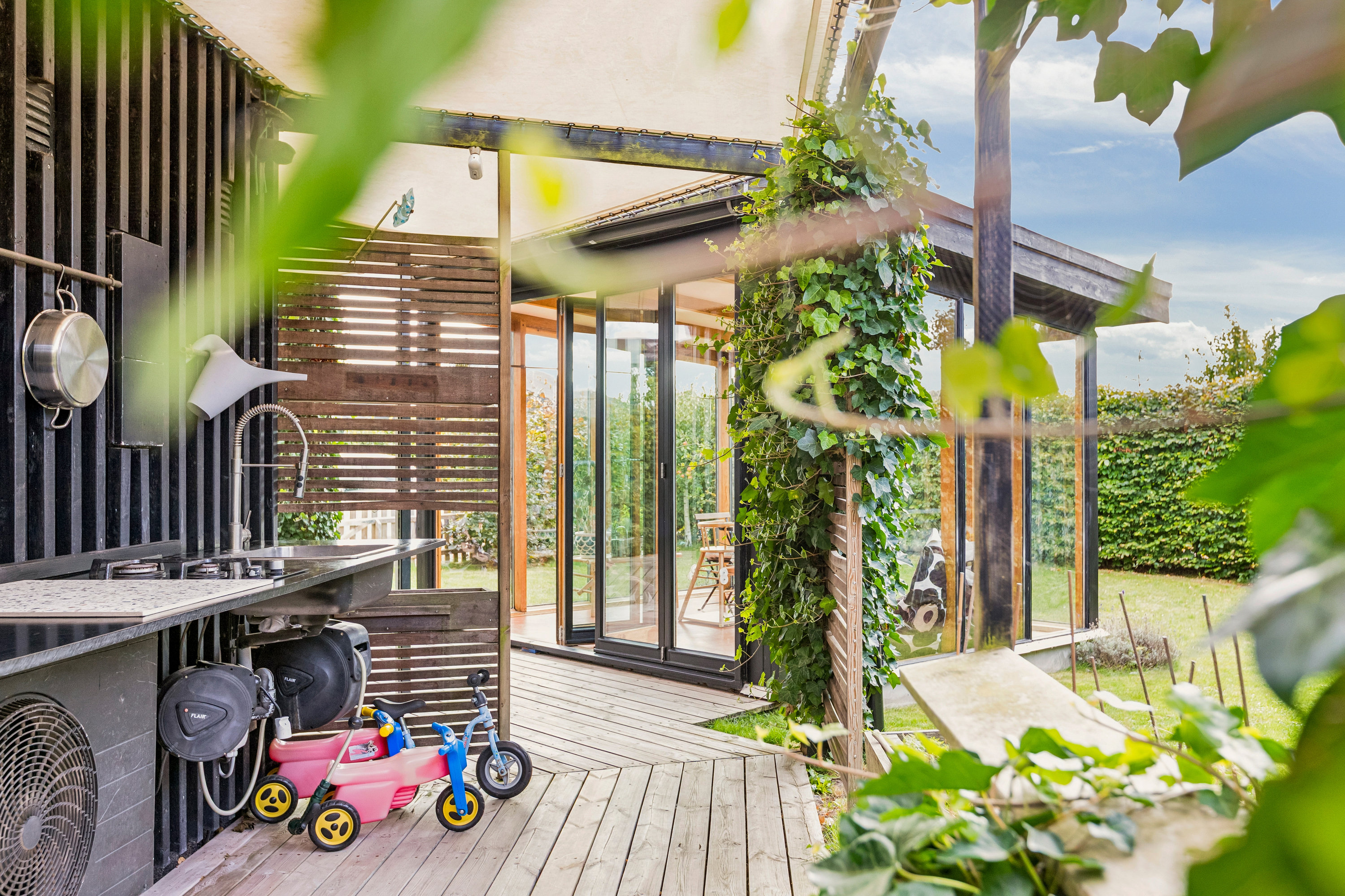 Fremhævet terrasse billede i fuldskærmstilstand. Billede af Hf. Bachersminde 22, 2791 Dragør