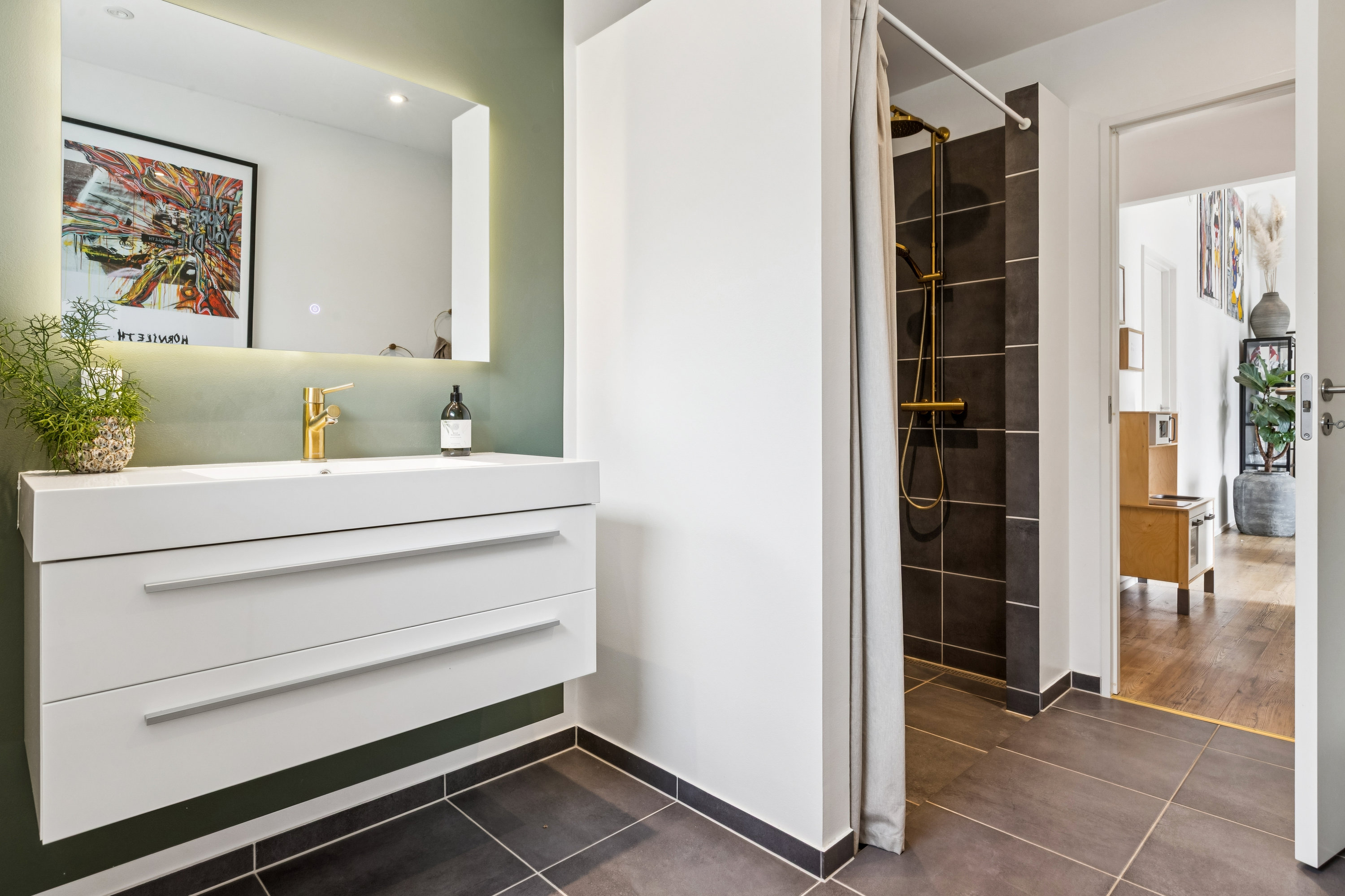 Fremhævet badeværelse billede i fuldskærmstilstand. Billede af Gyldenvang Alle 38, 2770 Kastrup