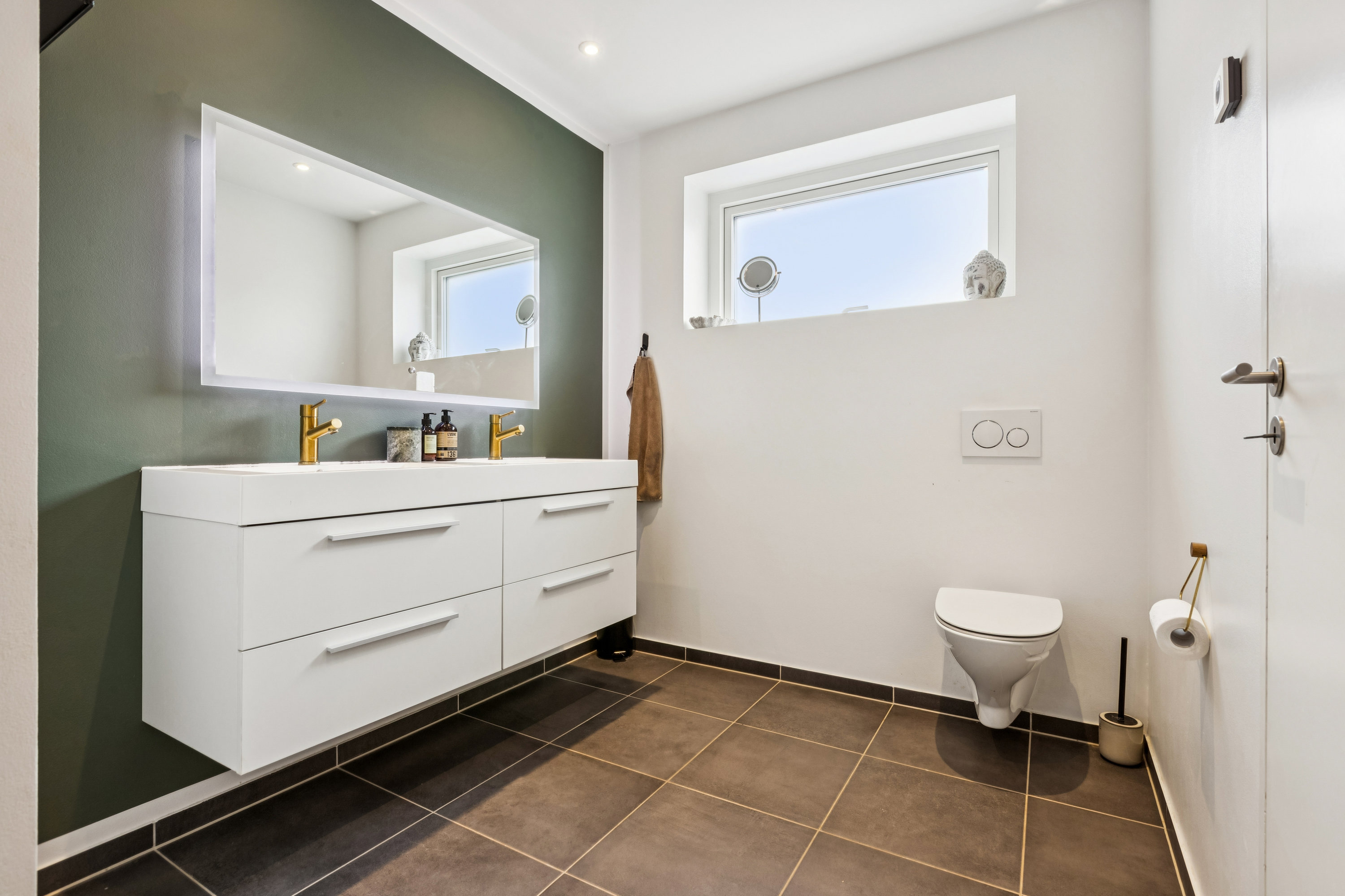 Fremhævet badeværelse billede i fuldskærmstilstand. Billede af Gyldenvang Alle 38, 2770 Kastrup