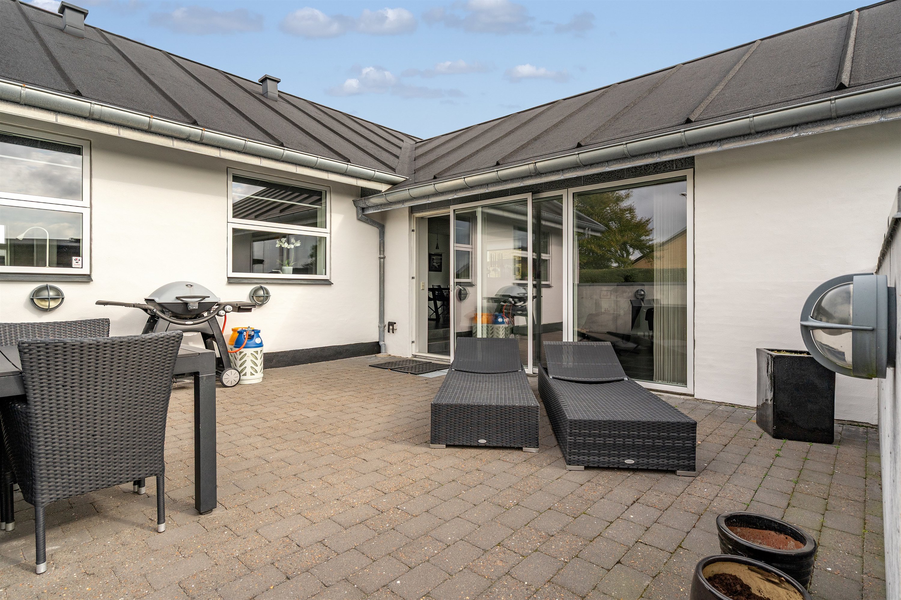 Fremhævet terrasse billede i fuldskærmstilstand. Billede af Bjørnevej 8, 6715 Esbjerg N