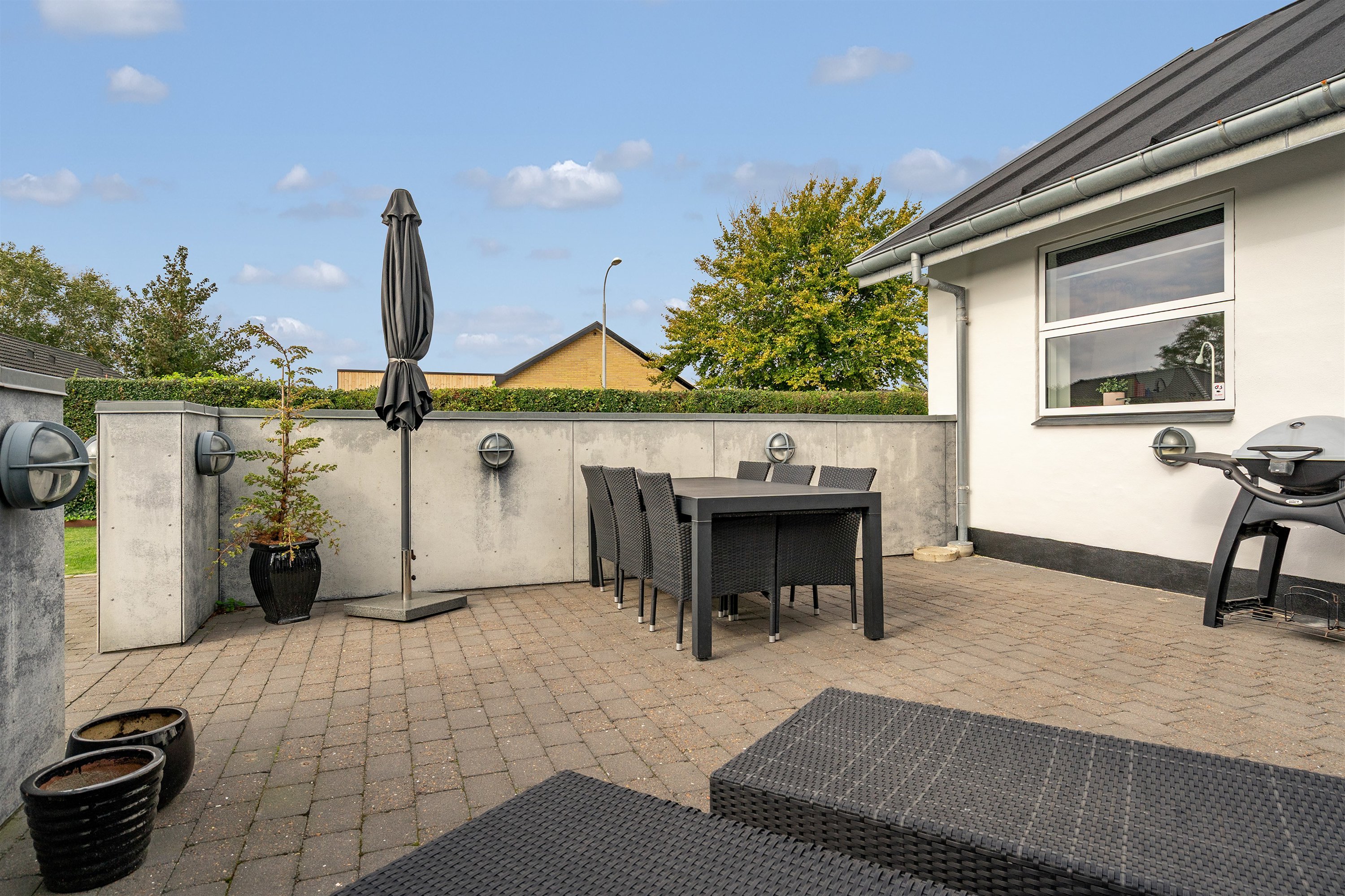 Fremhævet terrasse billede i fuldskærmstilstand. Billede af Bjørnevej 8, 6715 Esbjerg N