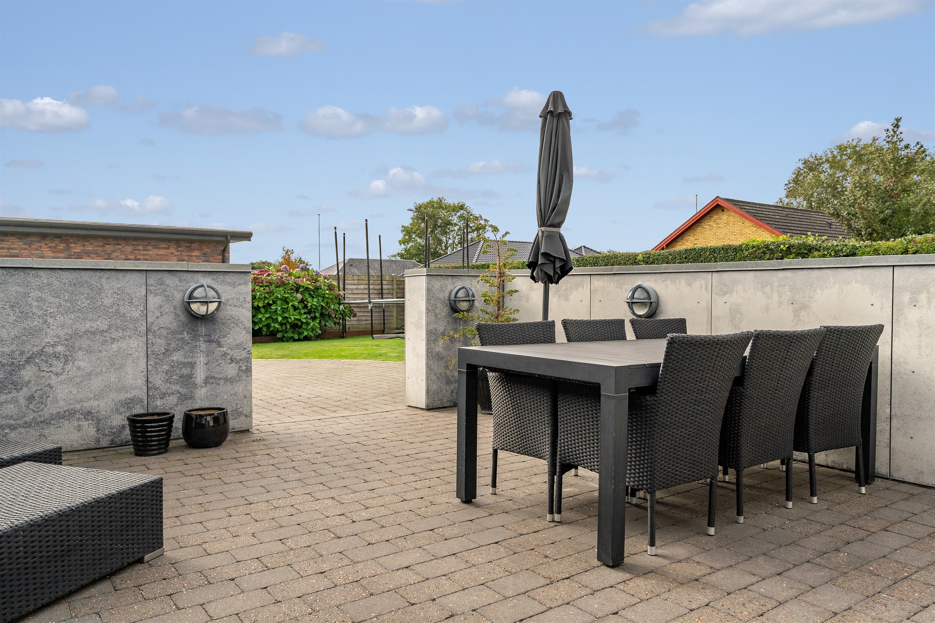 Fremhævet terrasse billede i fuldskærmstilstand. Billede af Bjørnevej 8, 6715 Esbjerg N