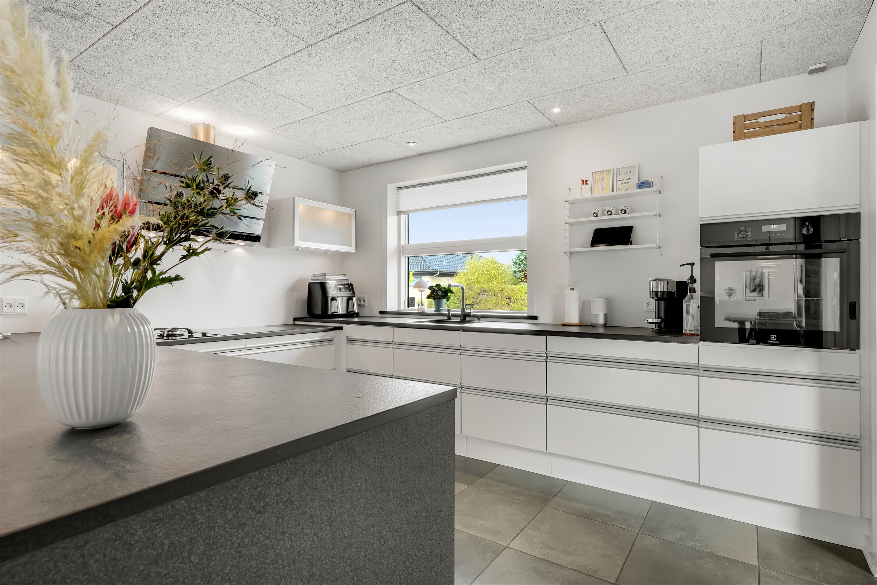 Fremhævet køkken billede i fuldskærmstilstand. Billede af Bjørnevej 8, 6715 Esbjerg N