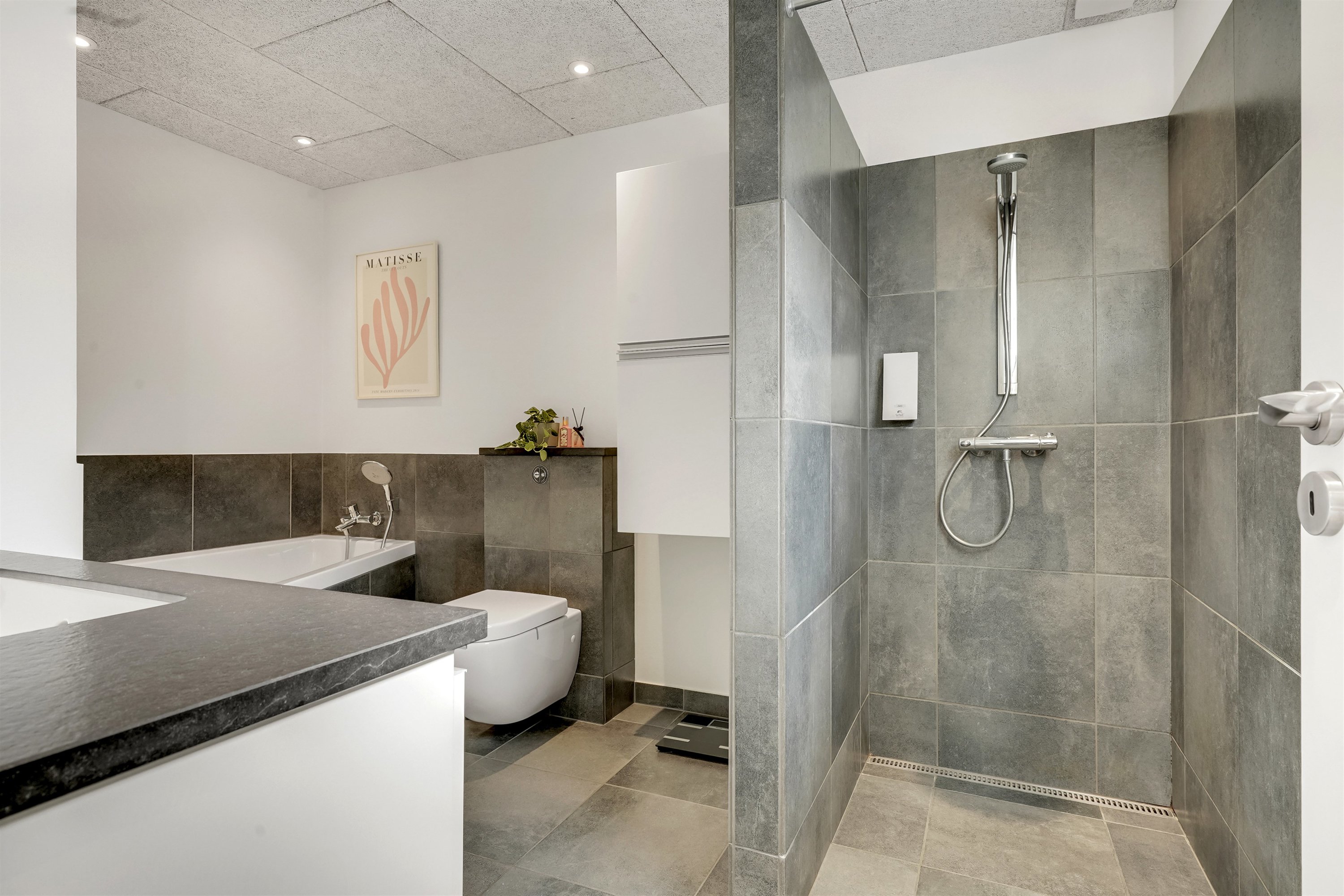 Fremhævet badeværelse billede i fuldskærmstilstand. Billede af Bjørnevej 8, 6715 Esbjerg N