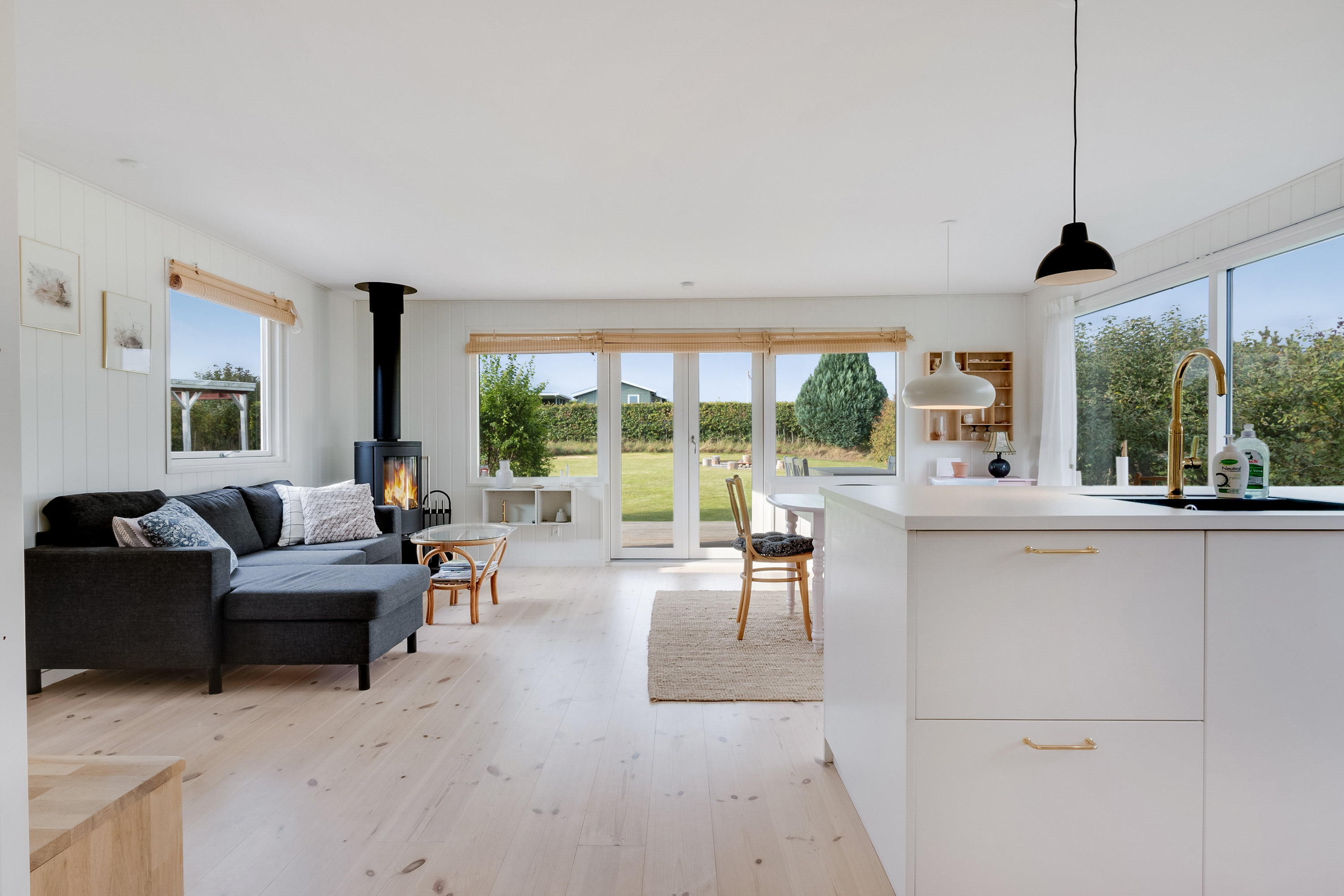 Fremhævet stue billede i fuldskærmstilstand. Billede af Solbakken 22, Skåstrup Str, 5400 Bogense