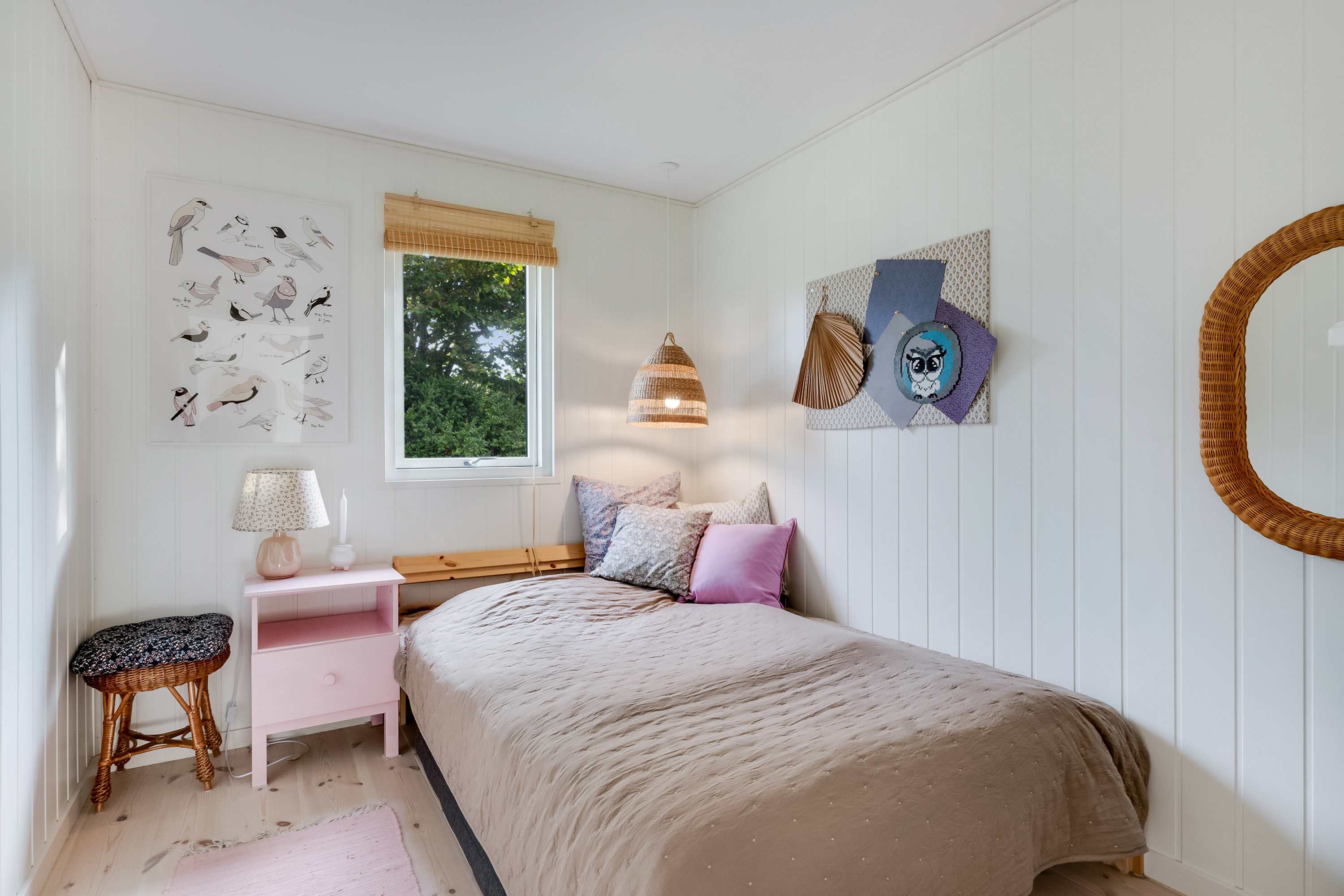 Fremhævet soveværelse billede i fuldskærmstilstand. Billede af Solbakken 22, Skåstrup Str, 5400 Bogense