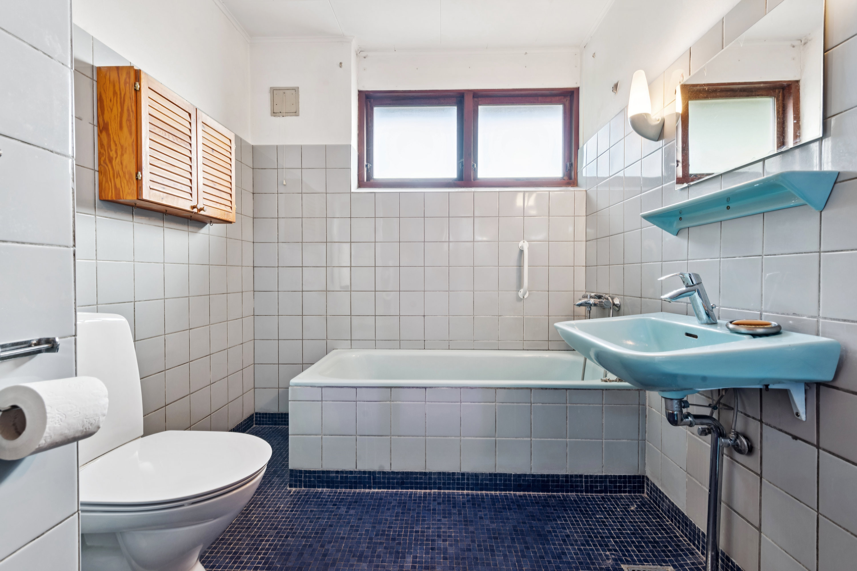 Fremhævet badeværelse billede i fuldskærmstilstand. Billede af Dorphs Alle 51, 2630 Taastrup