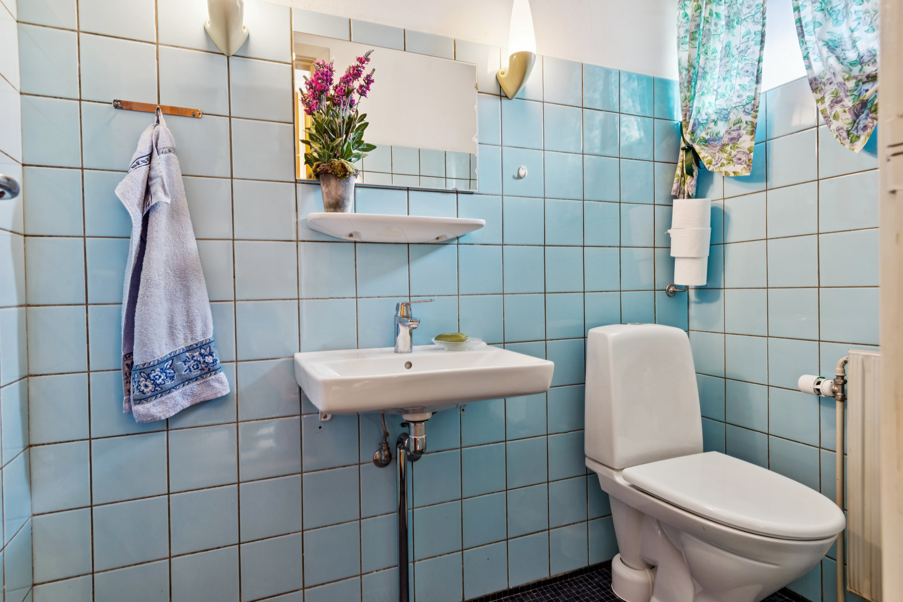 Fremhævet badeværelse billede i fuldskærmstilstand. Billede af Dorphs Alle 51, 2630 Taastrup