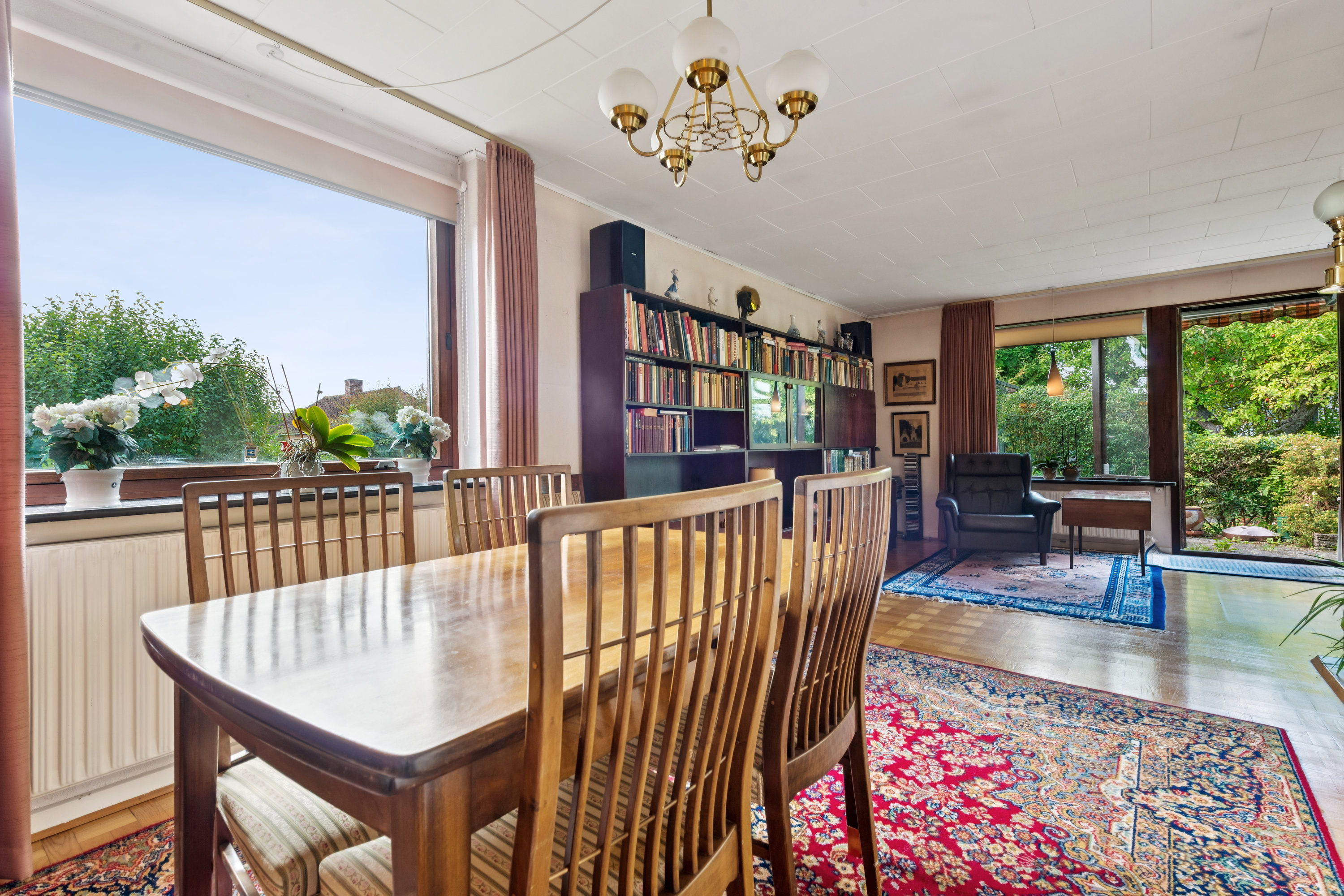 Fremhævet stue billede i fuldskærmstilstand. Billede af Dorphs Alle 51, 2630 Taastrup