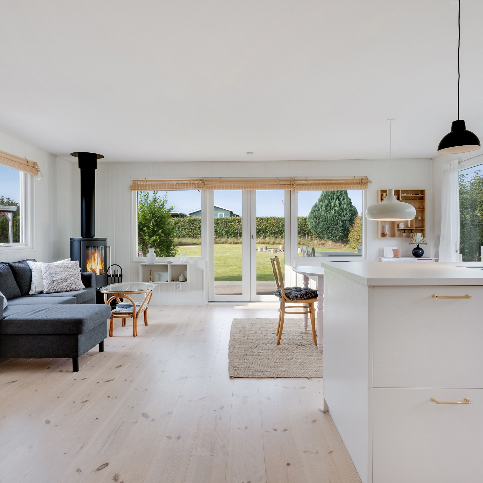 Fremhævet stue billede i fuldskærmstilstand. Billede af Solbakken 22, Skåstrup Str, 5400 Bogense