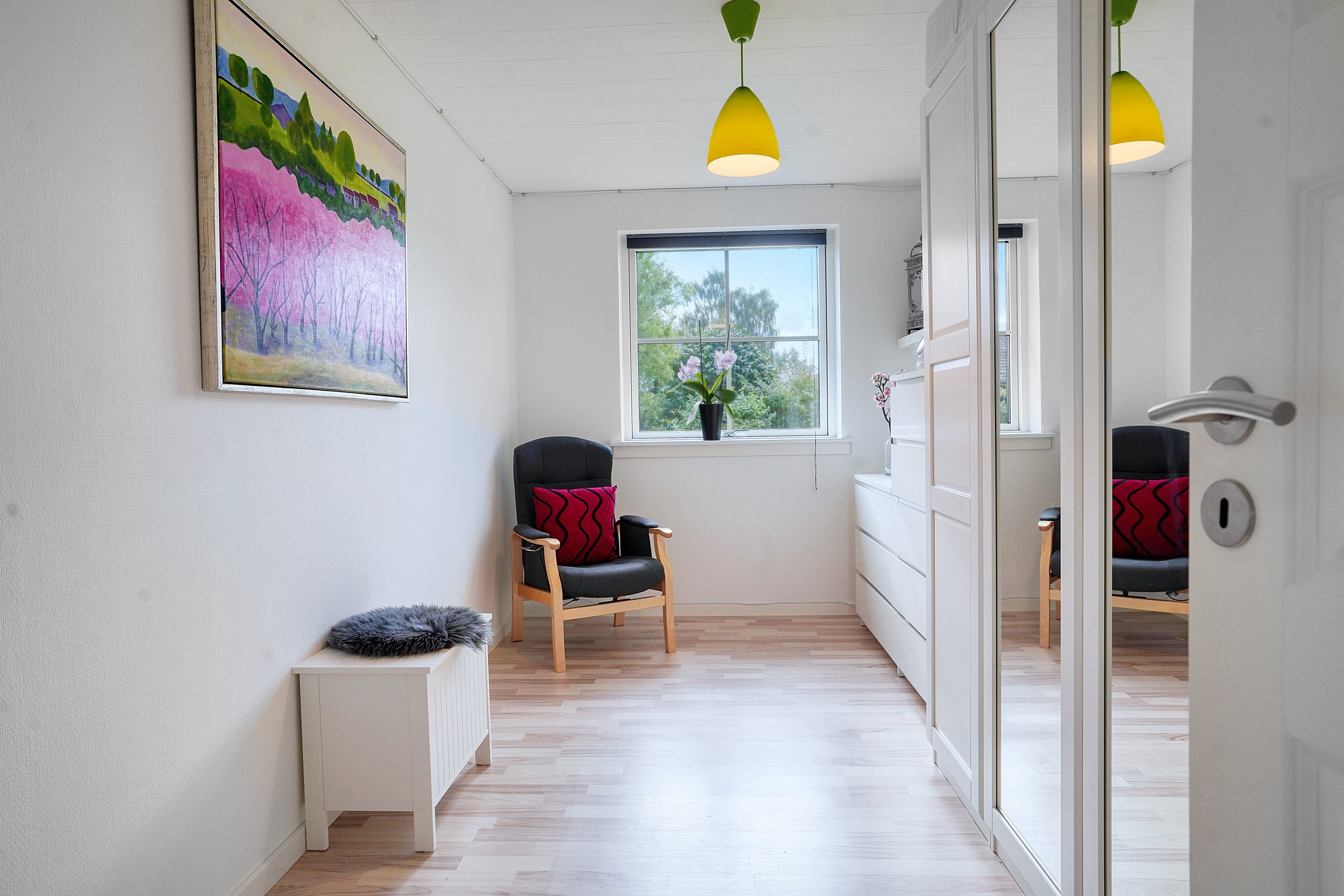 Fremhævet kontor billede i fuldskærmstilstand. Billede af Rosenalle 7, 3320 Skævinge