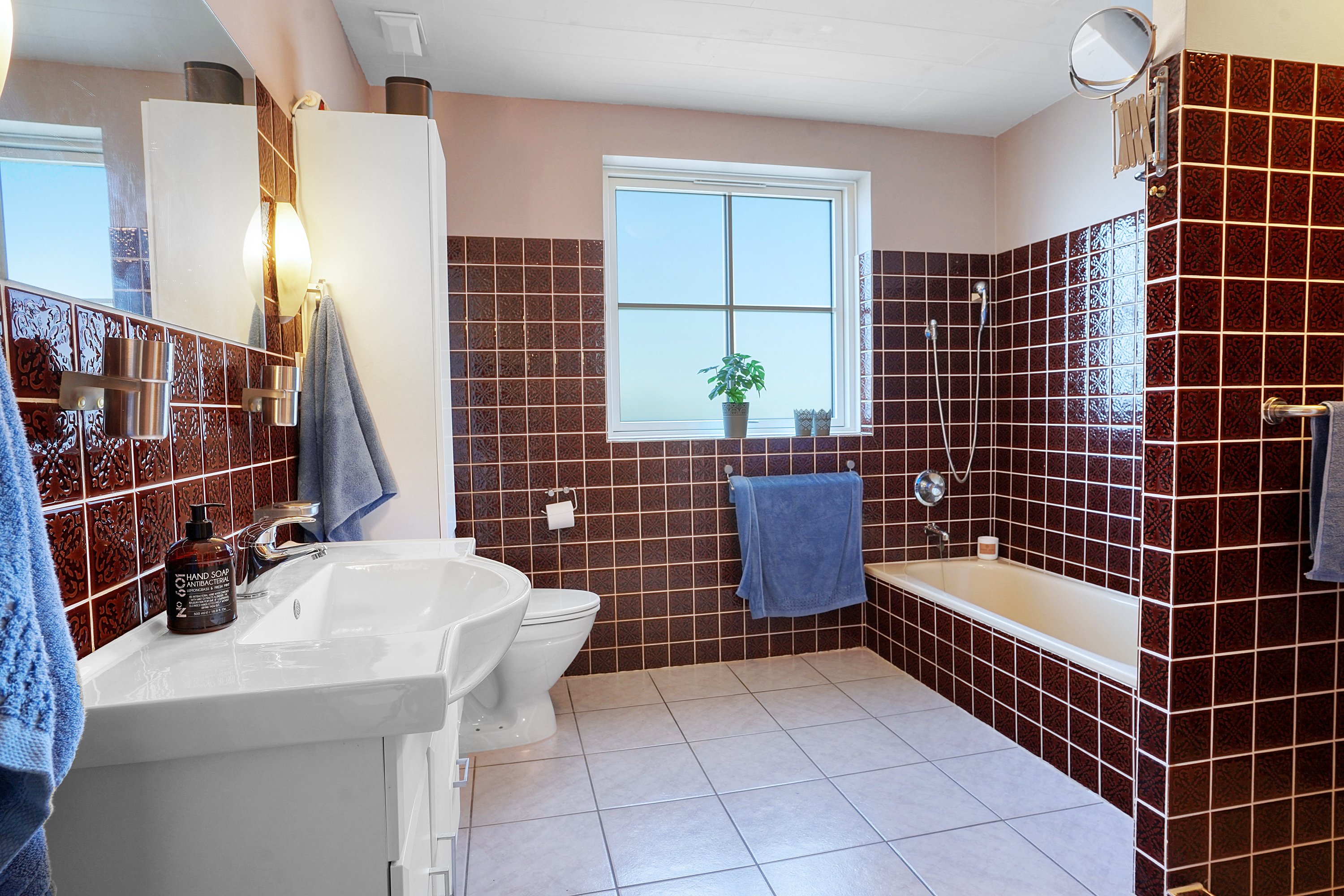 Fremhævet badeværelse billede i fuldskærmstilstand. Billede af Rosenalle 7, 3320 Skævinge