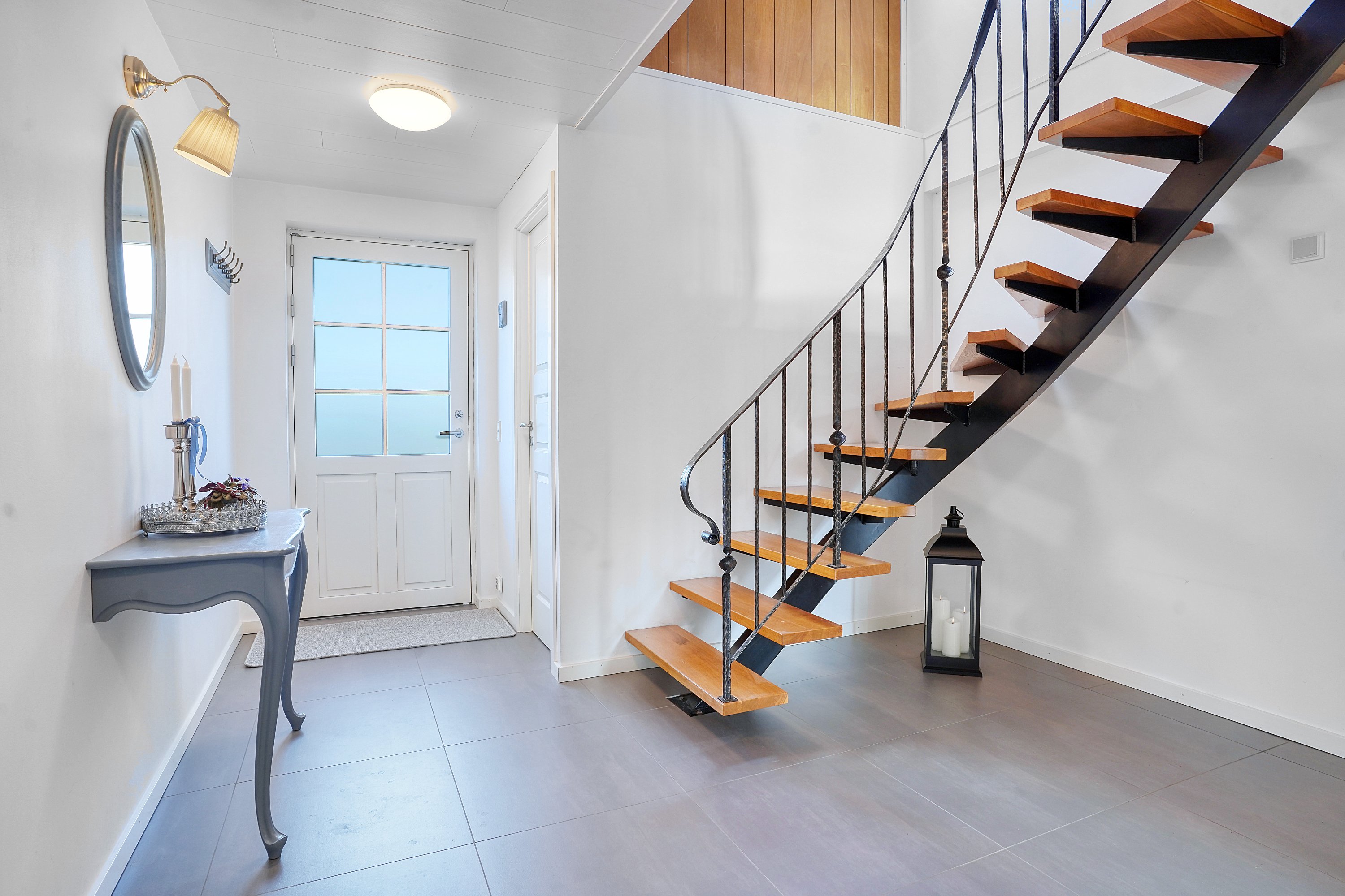 Fremhævet entré billede i fuldskærmstilstand. Billede af Rosenalle 7, 3320 Skævinge