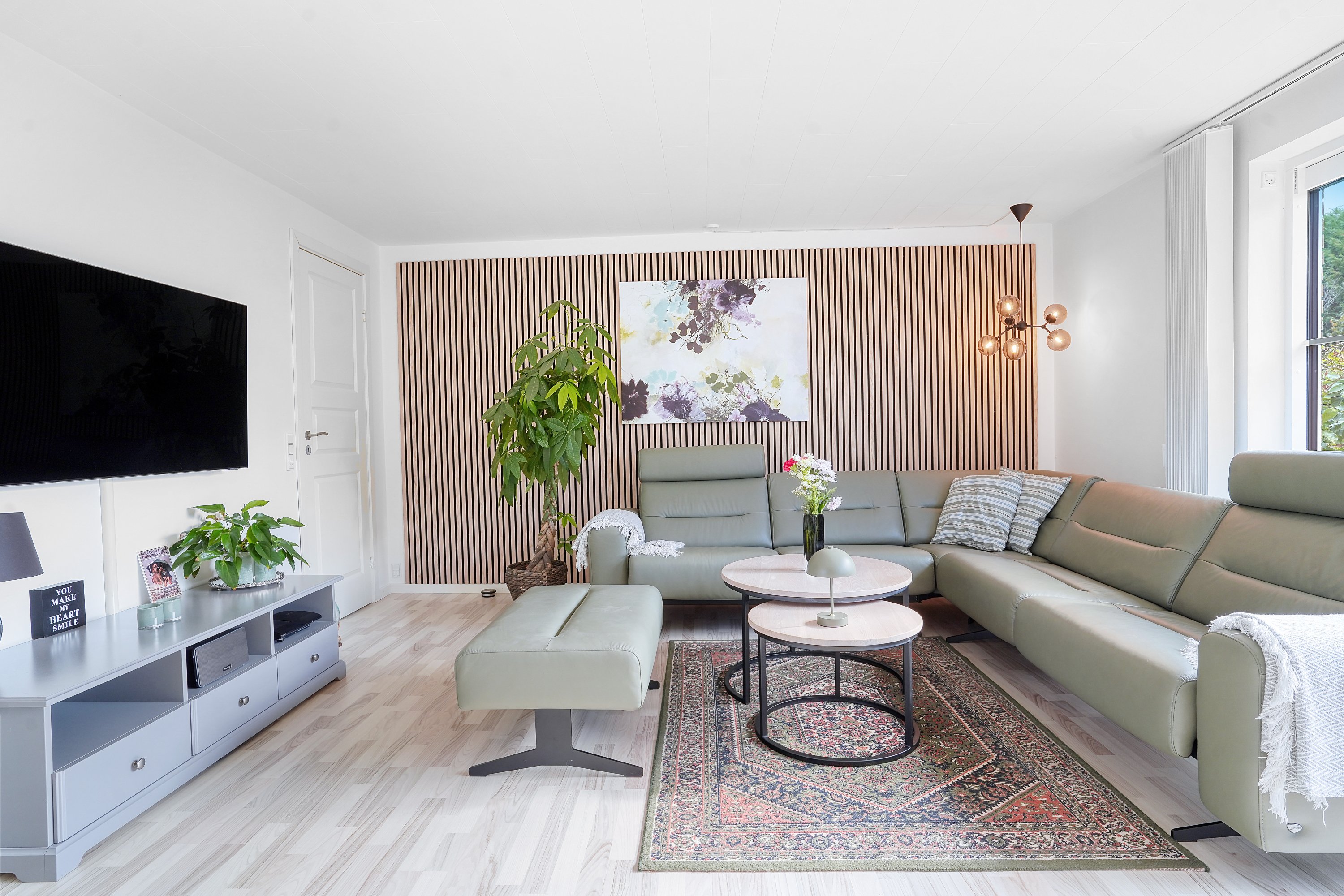 Miniaturebillede 2: stue. Billede af Rosenalle 7, 3320 Skævinge