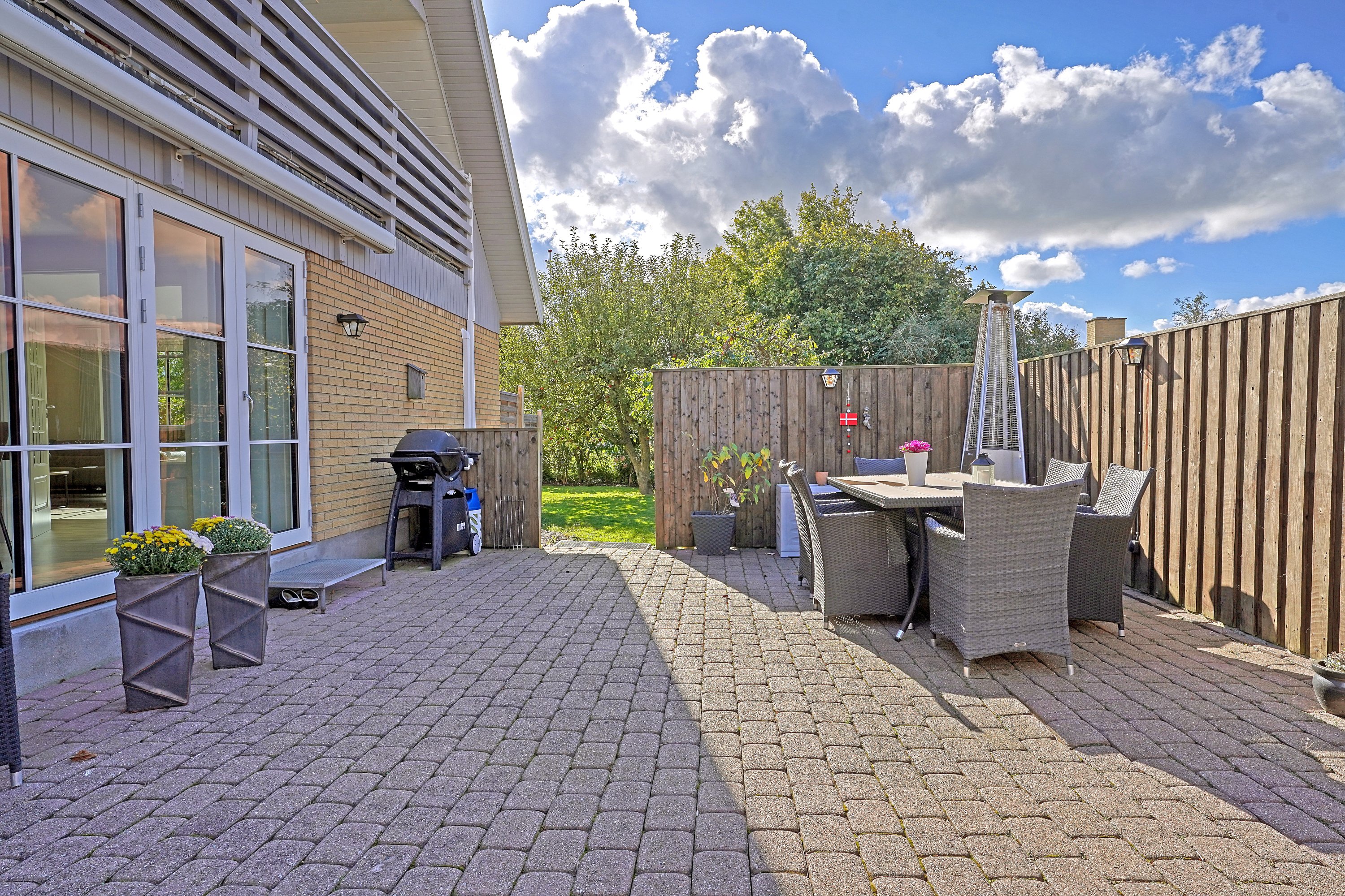Fremhævet terrasse billede i fuldskærmstilstand. Billede af Rosenalle 7, 3320 Skævinge