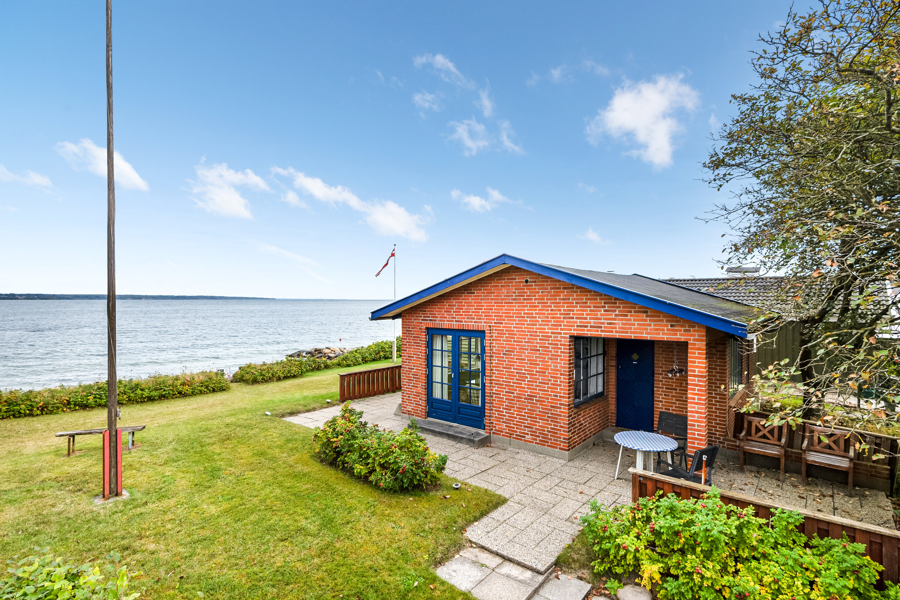 Fremhævet facade billede i fuldskærmstilstand. Billede af Dæmningen 3, Strib, 5500 Middelfart