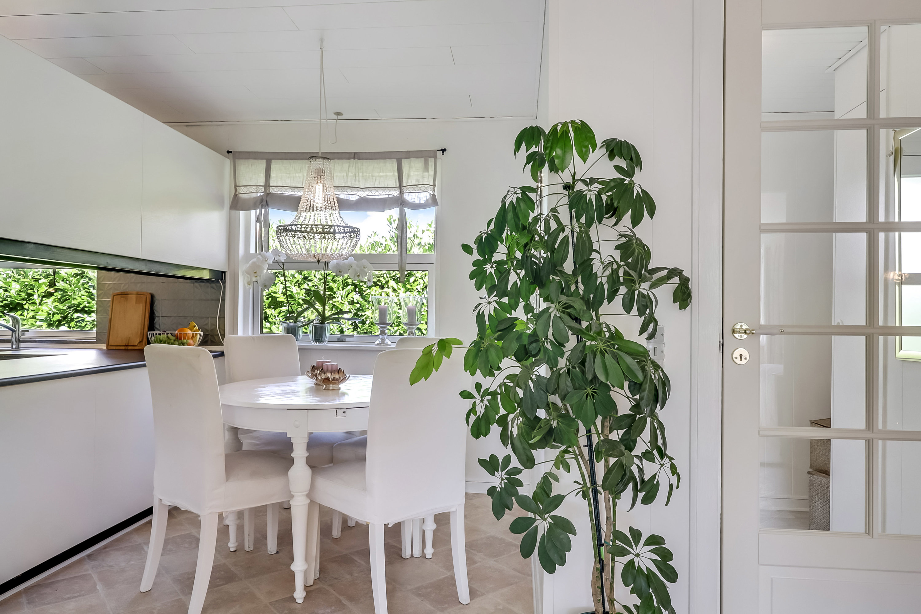 Fremhævet stue billede i fuldskærmstilstand. Billede af Kobberbæksvej 99, 5700 Svendborg