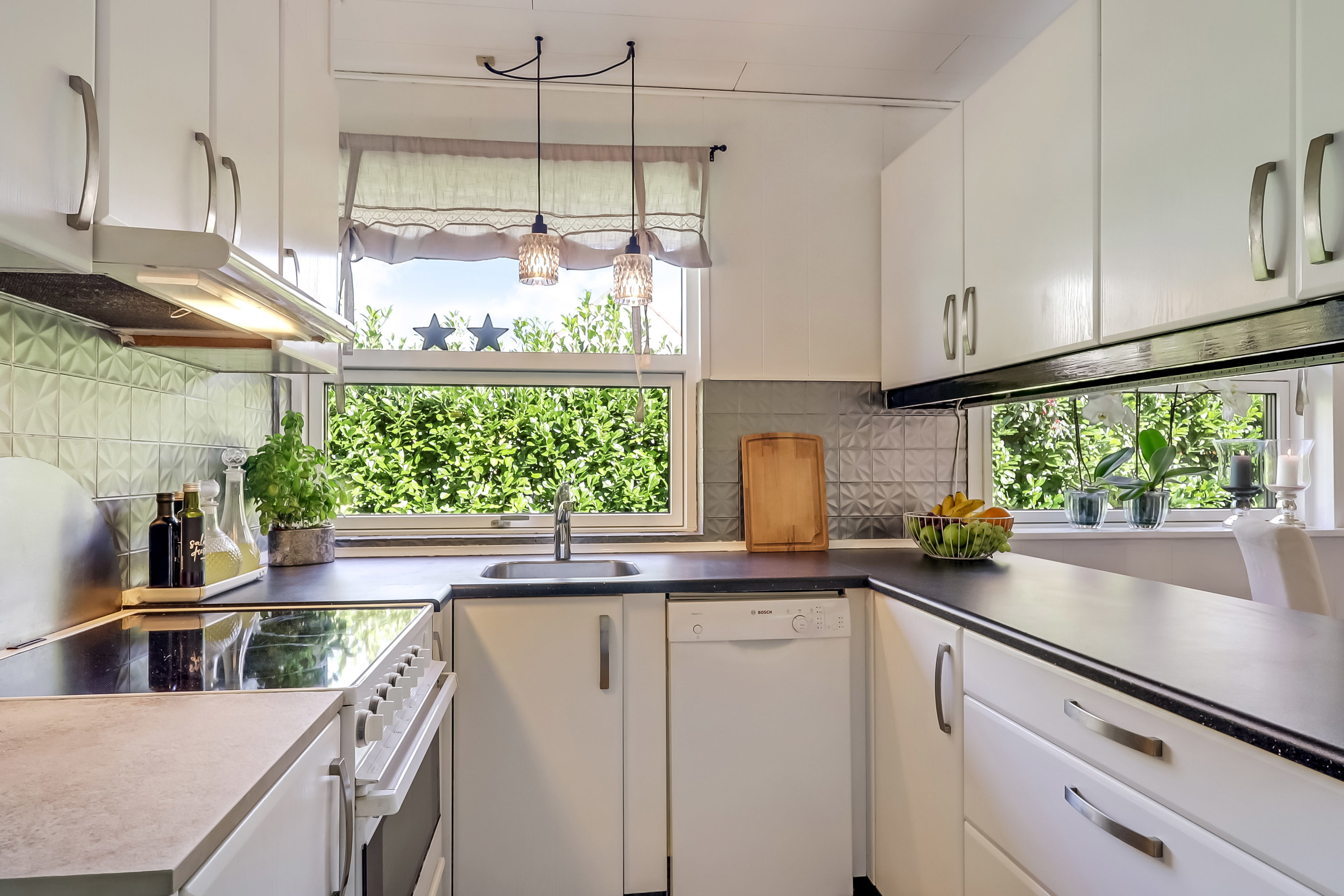 Fremhævet køkken billede i fuldskærmstilstand. Billede af Kobberbæksvej 99, 5700 Svendborg