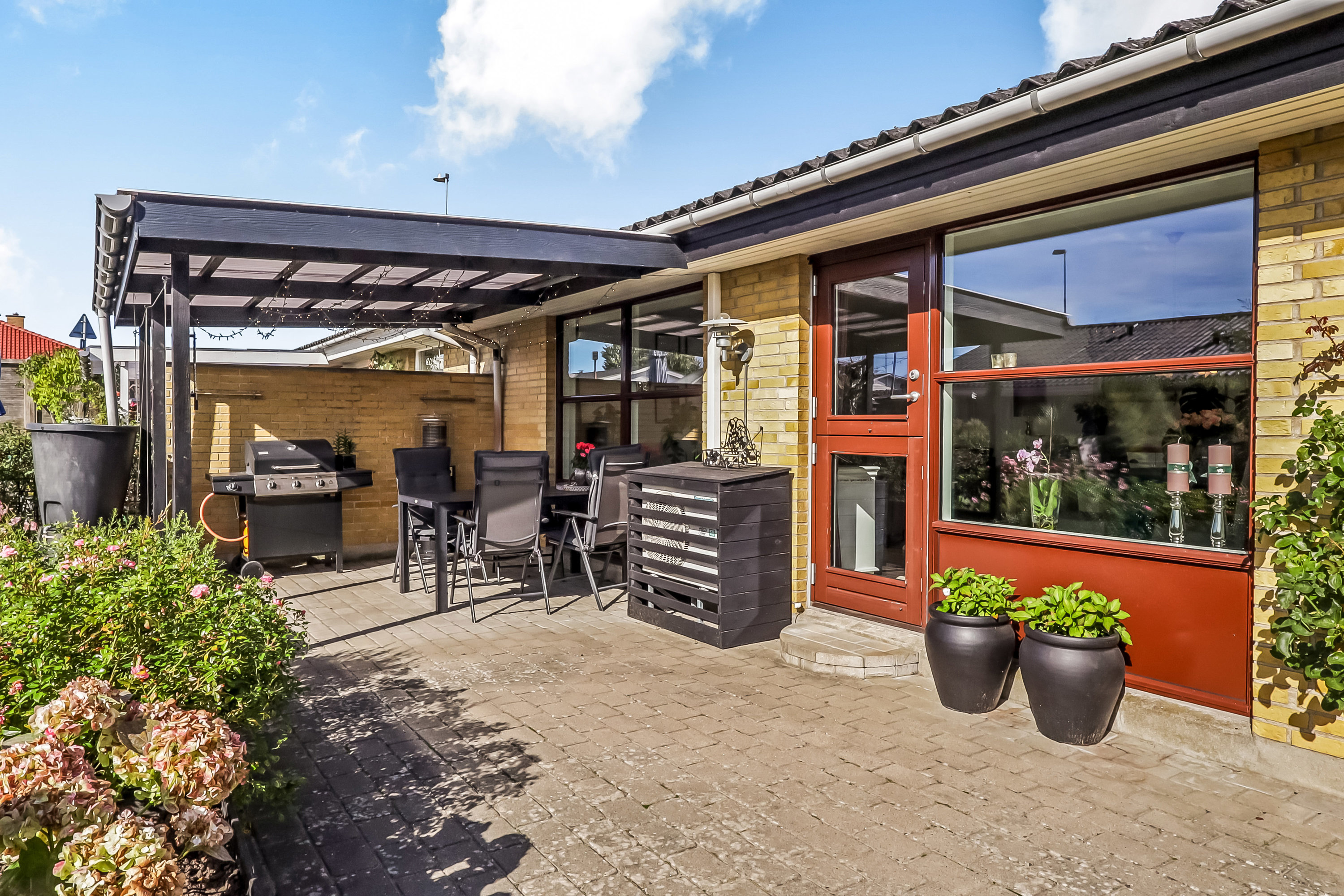 Fremhævet terrasse billede i fuldskærmstilstand. Billede af Kobberbæksvej 99, 5700 Svendborg