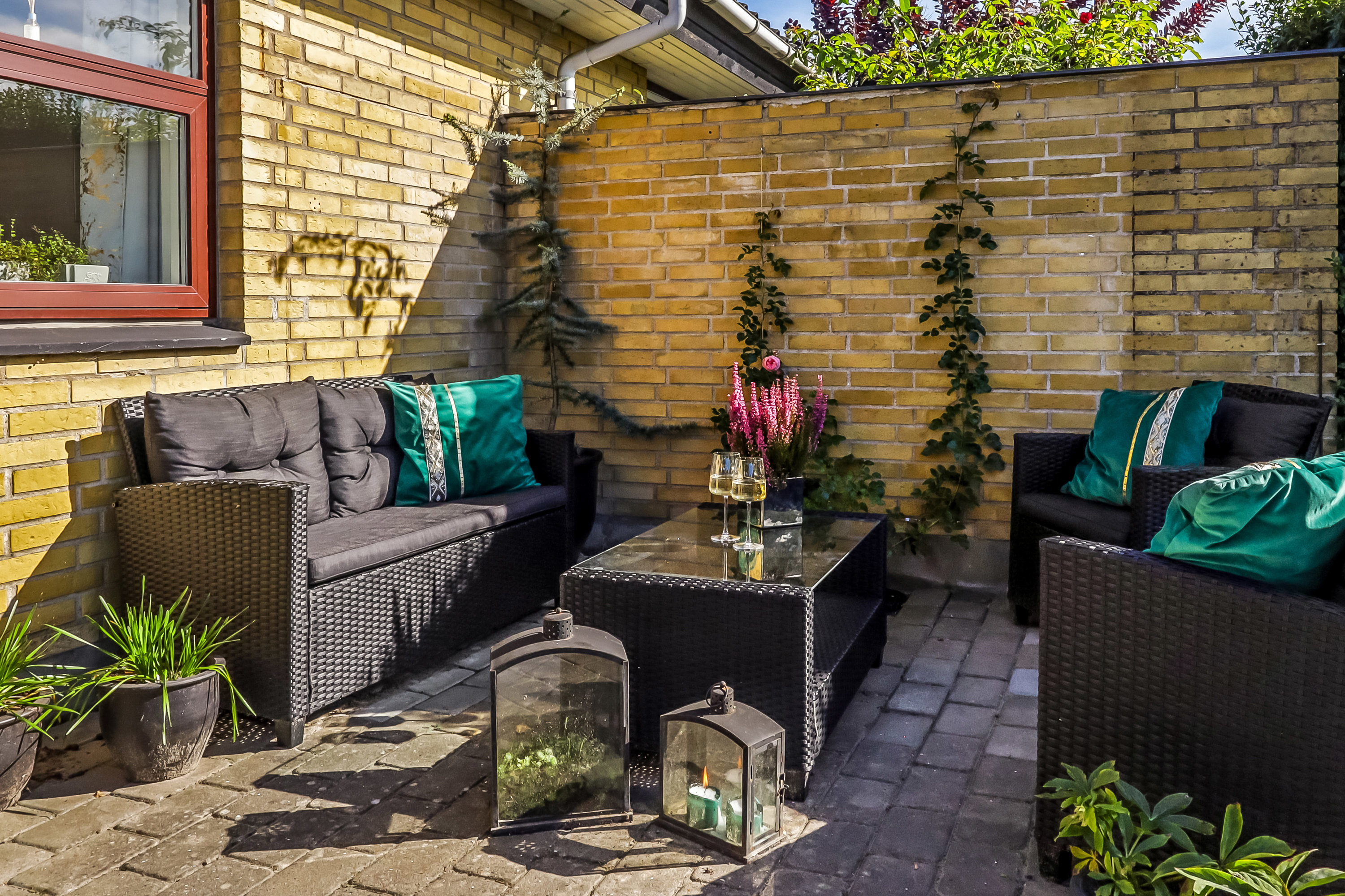 Fremhævet terrasse billede i fuldskærmstilstand. Billede af Kobberbæksvej 99, 5700 Svendborg