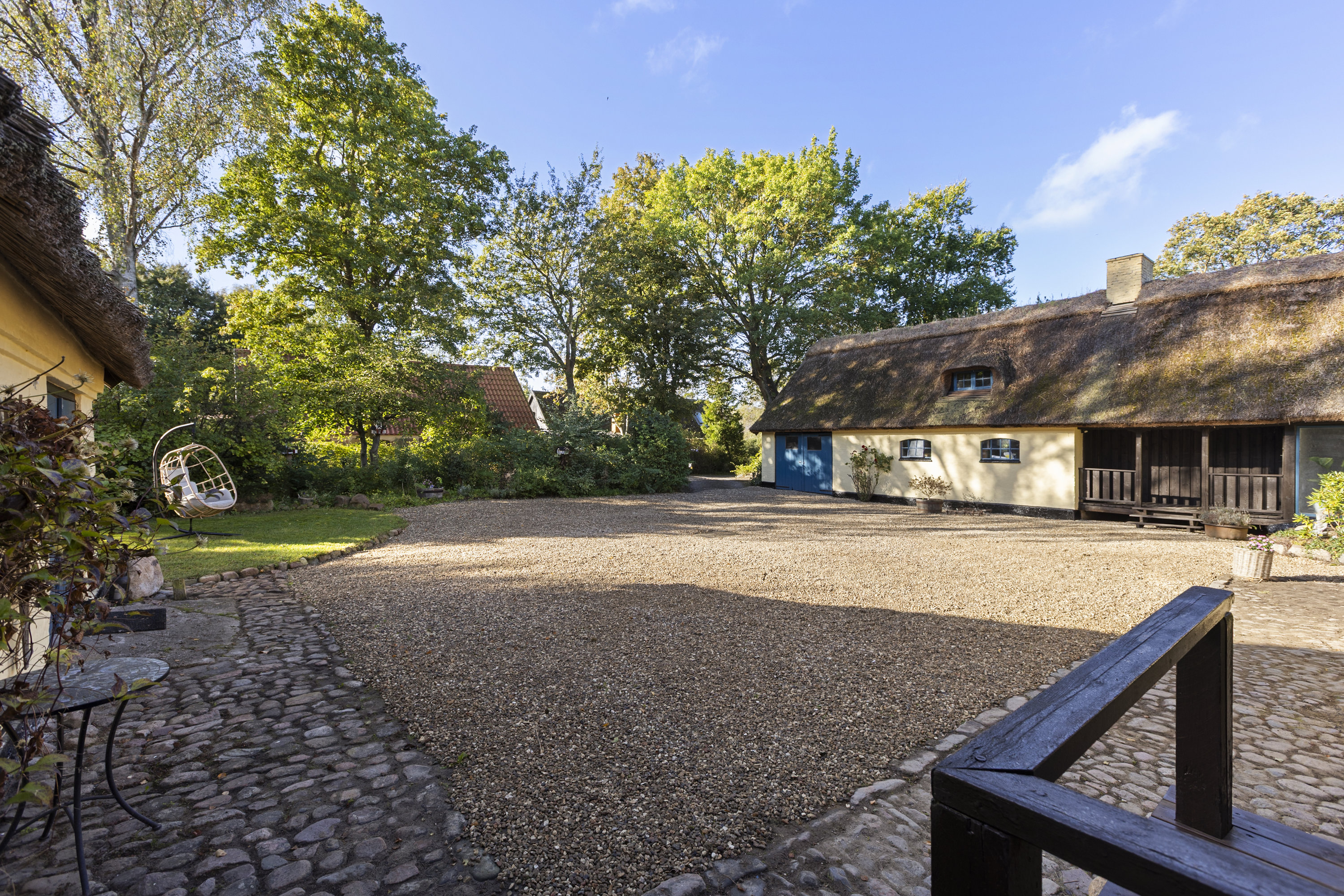 Miniaturebillede 2: gårdsplads. Billede af Vestervej 27, Vejleby, 4050 Skibby